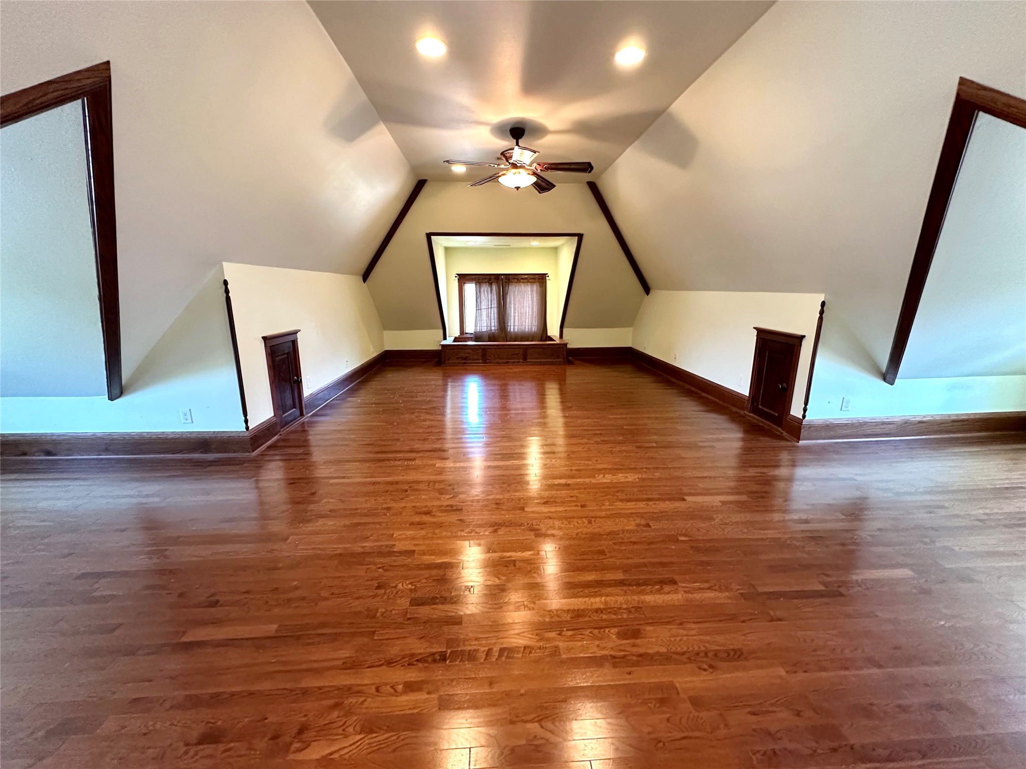 1137 West Street Property Photo 28