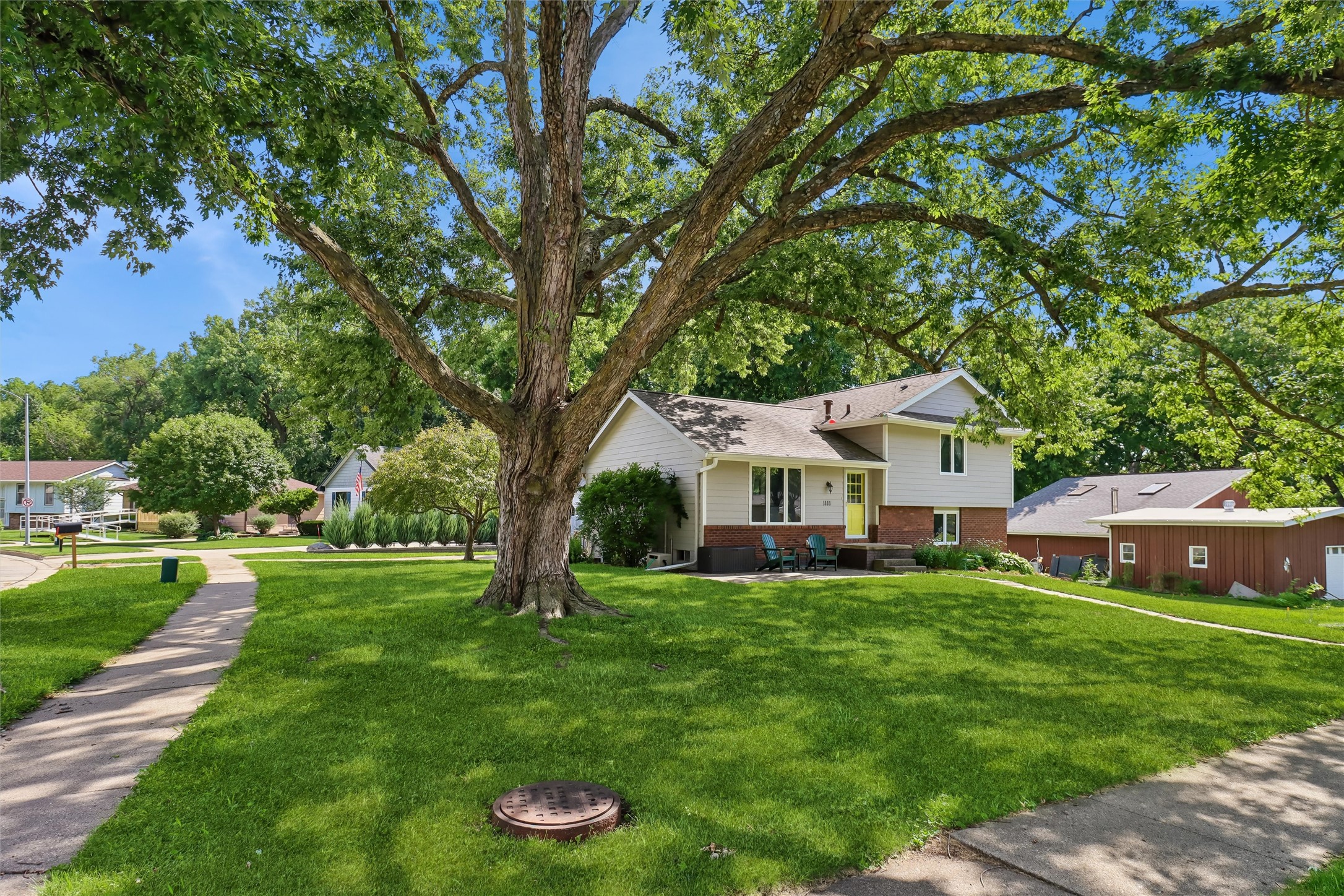 1111 Robin Glen Property Photo 2