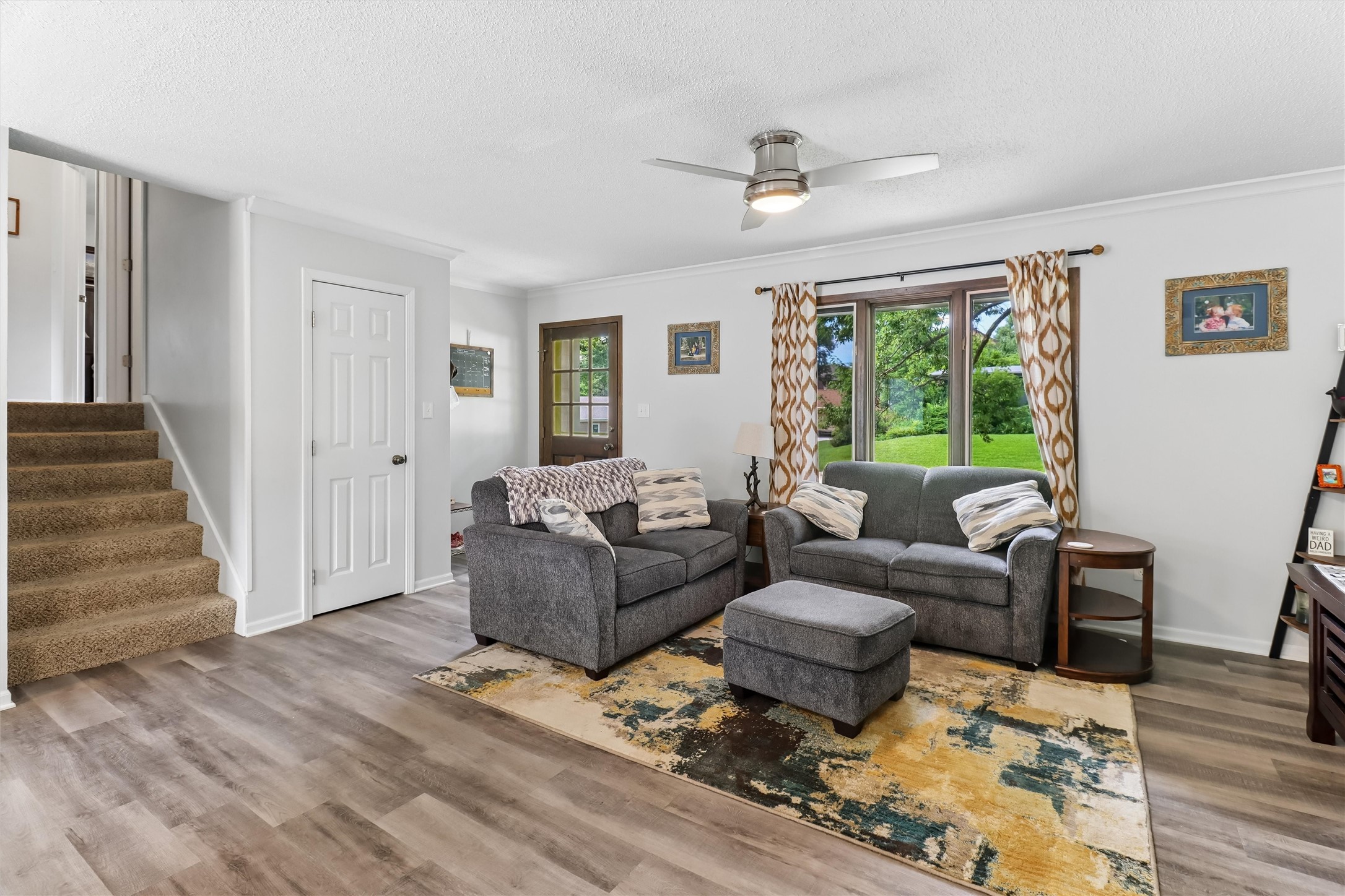 1111 Robin Glen Property Photo 5