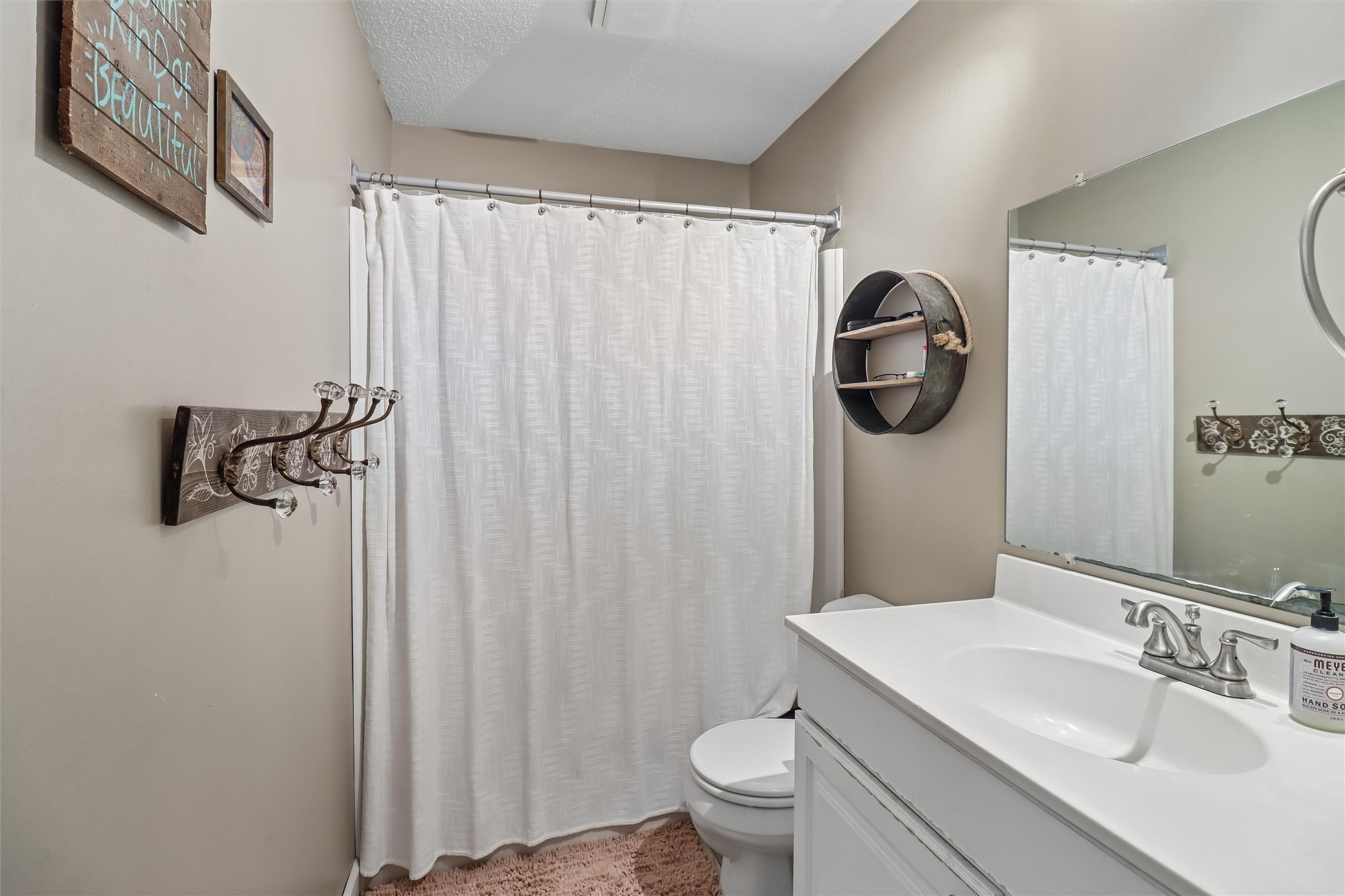 1111 Robin Glen Property Photo 11