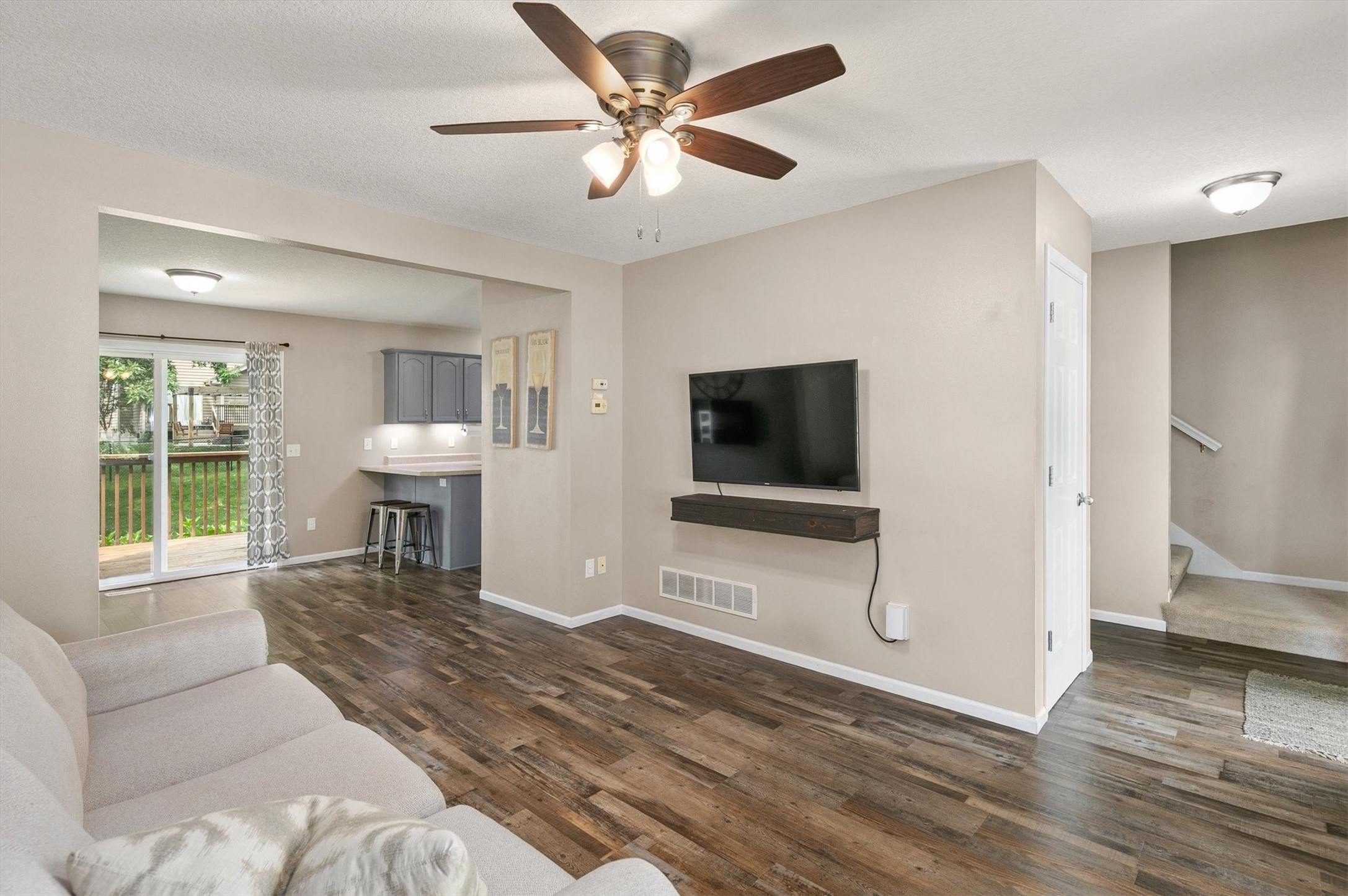 1331 E 18th Street Property Photo 4