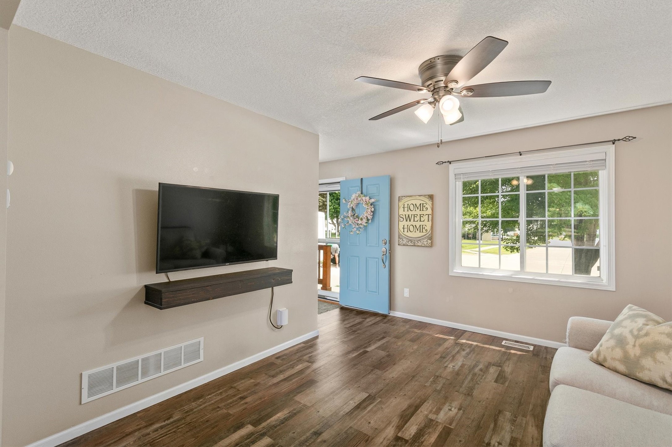1331 E 18th Street Property Photo 6