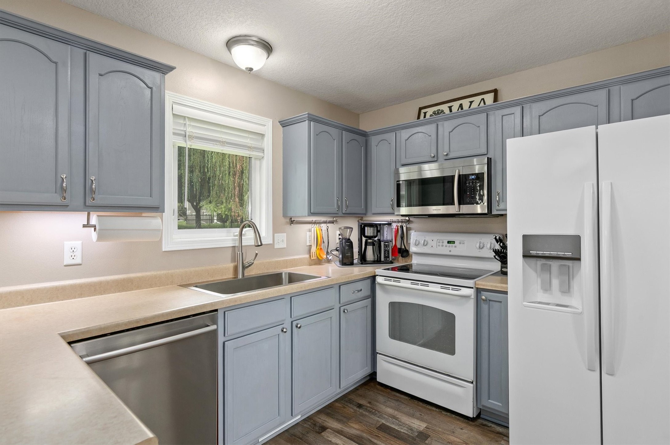 1331 E 18th Street Property Photo 10