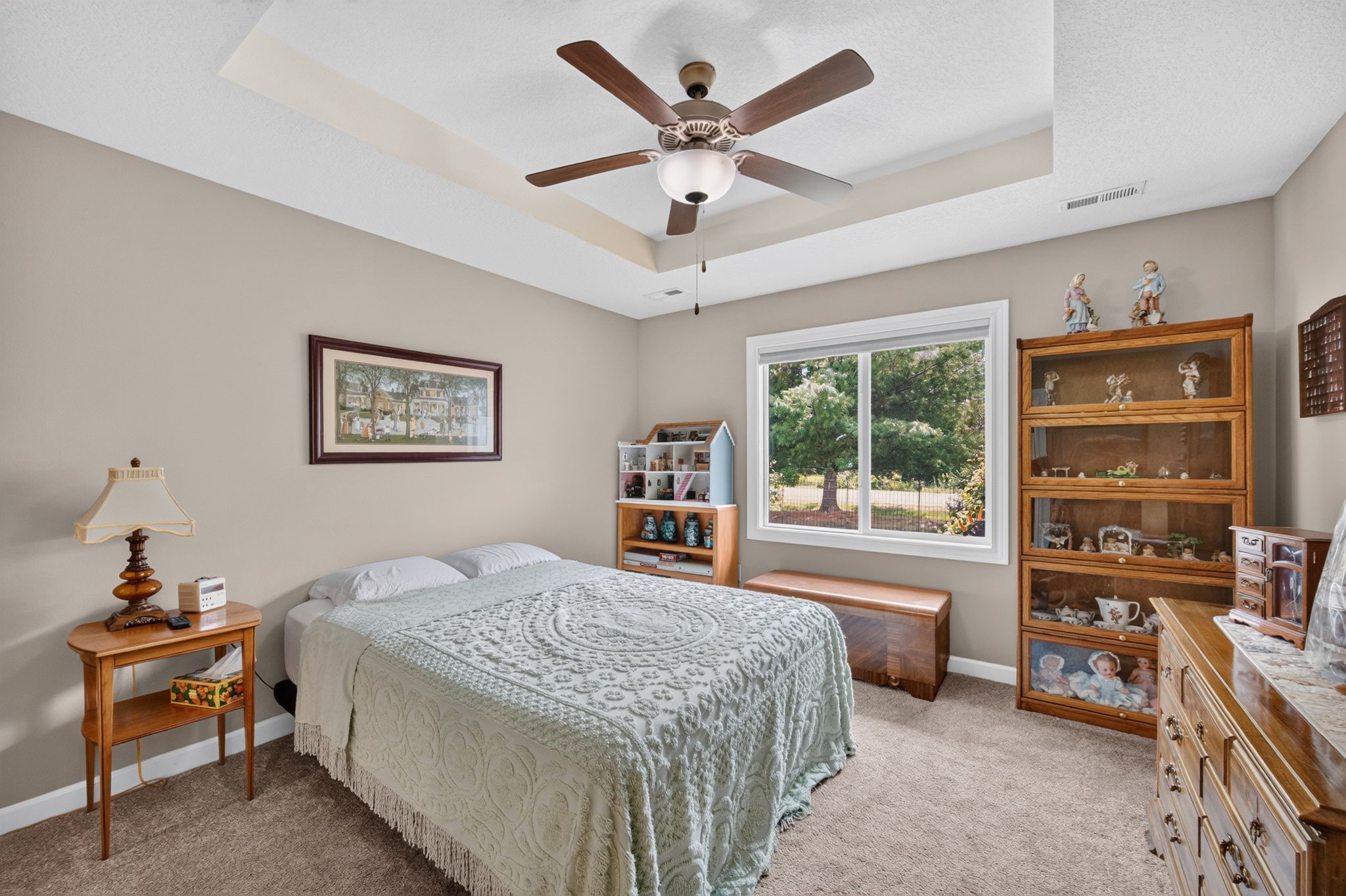 2309 E Highview Drive Property Photo 8