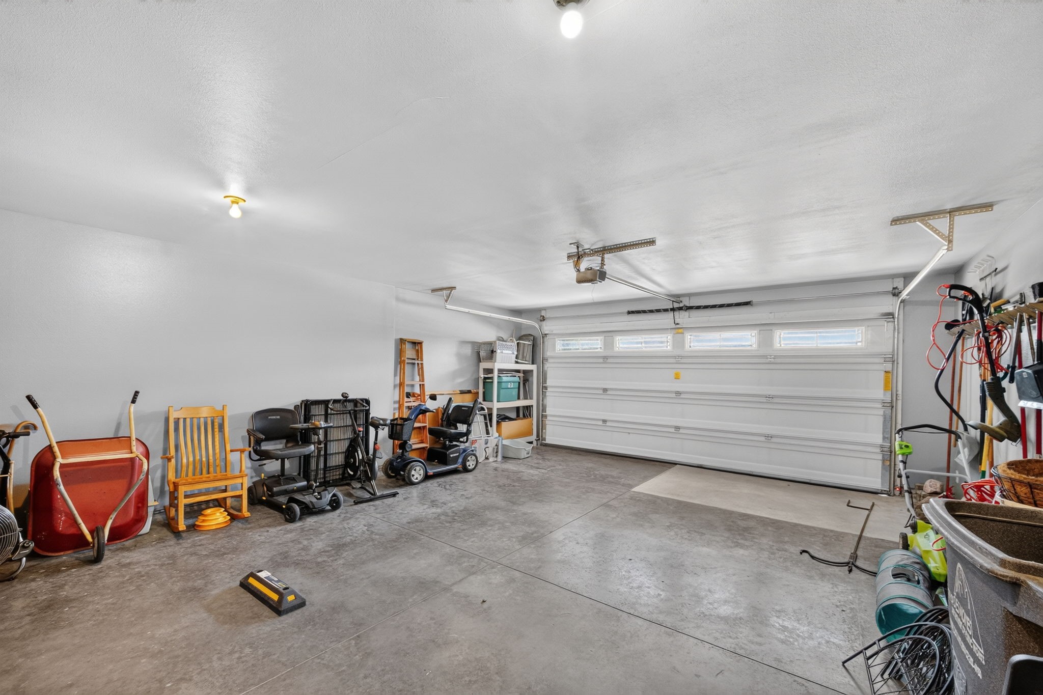 2309 E Highview Drive Property Photo 26