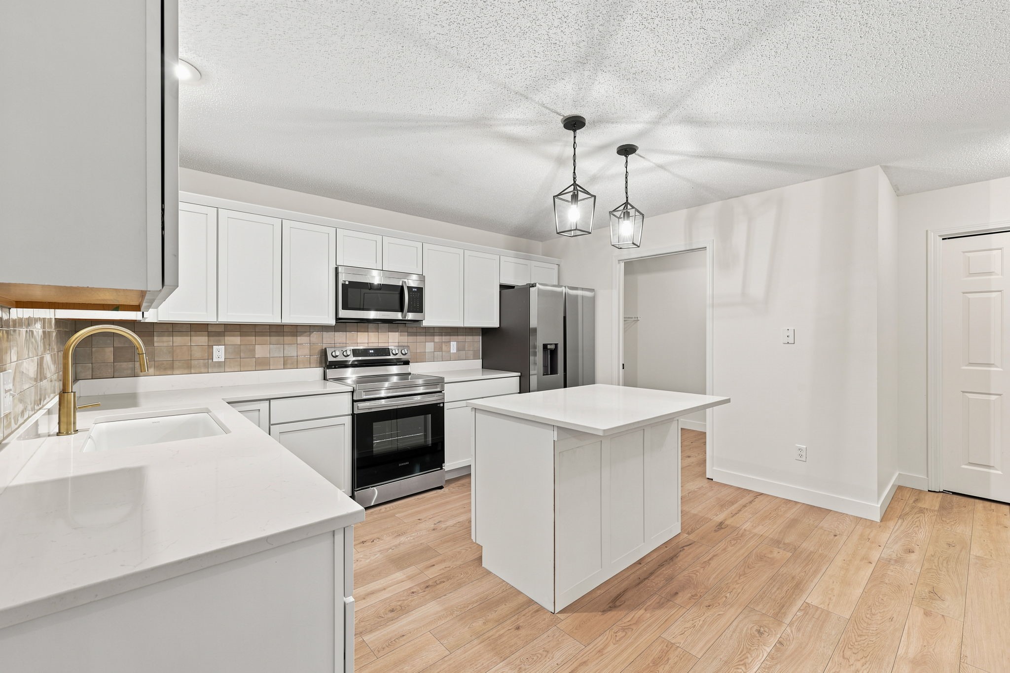 12527 Douglas Parkway Property Photo 6