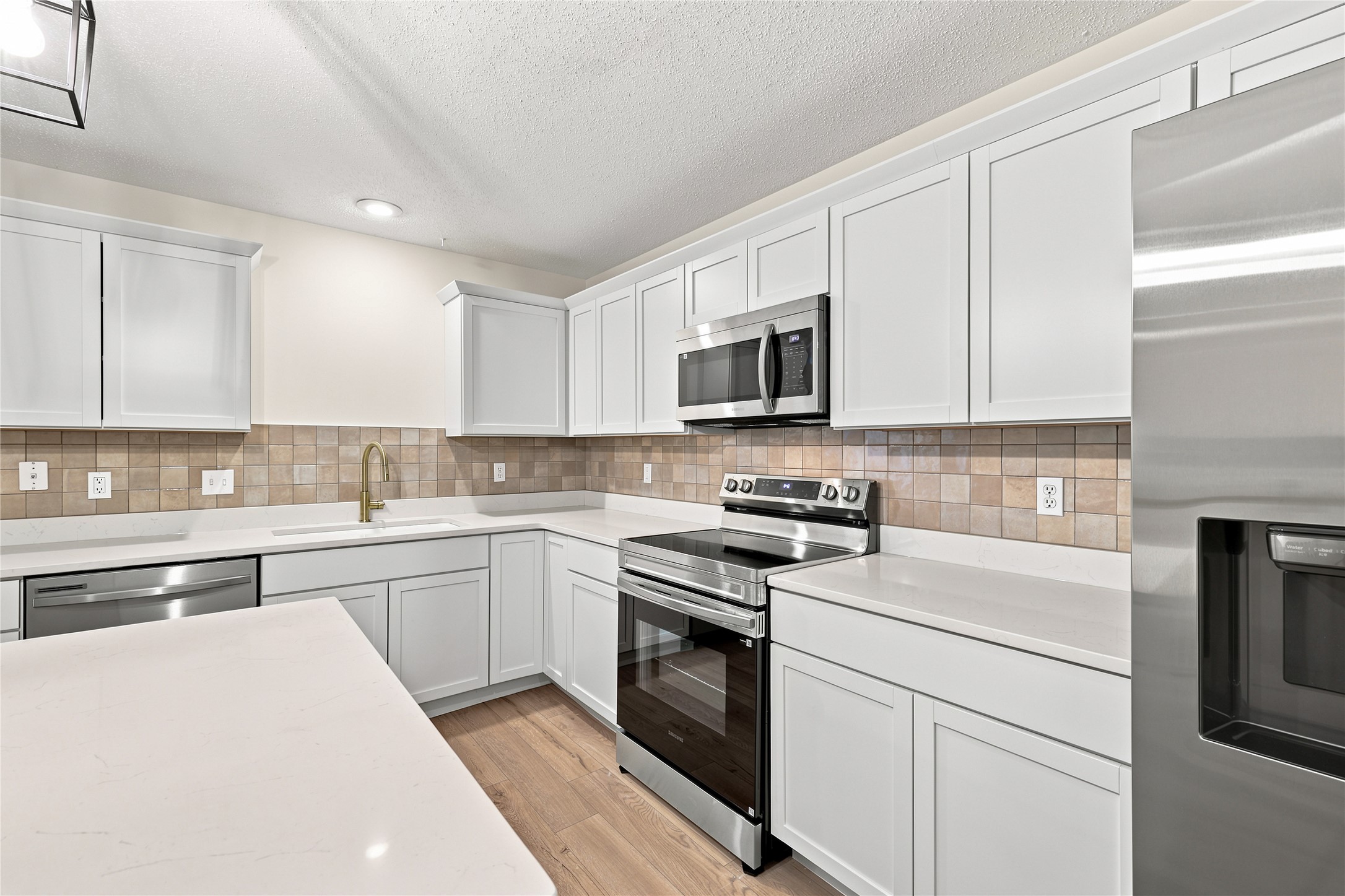 12527 Douglas Parkway Property Photo 8