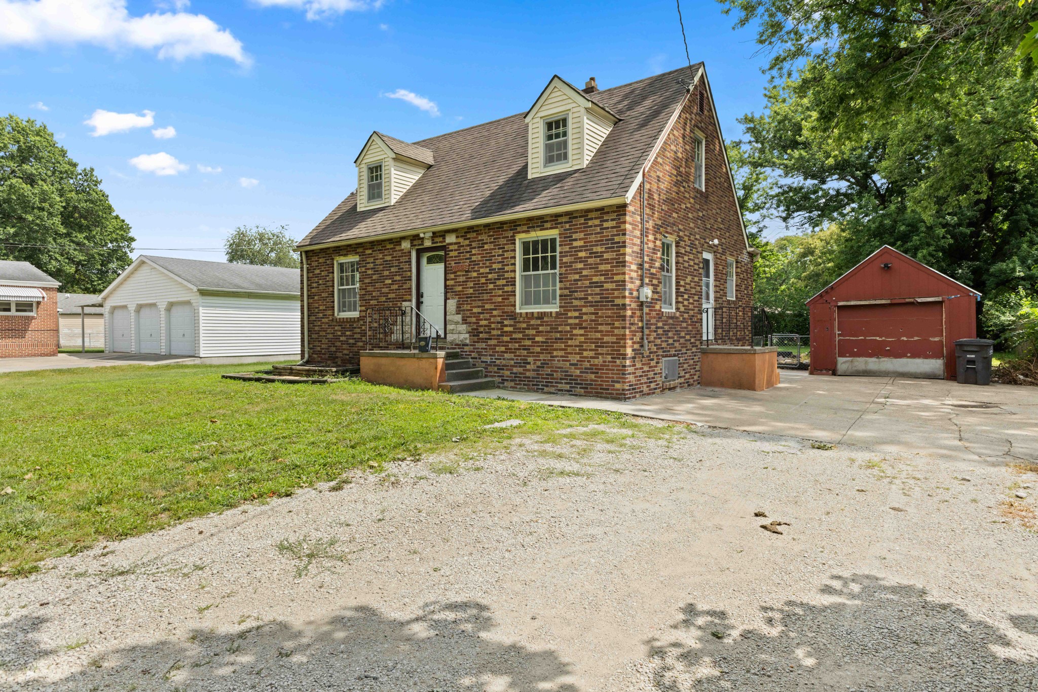 1608 Southlawn Drive Property Photo 3