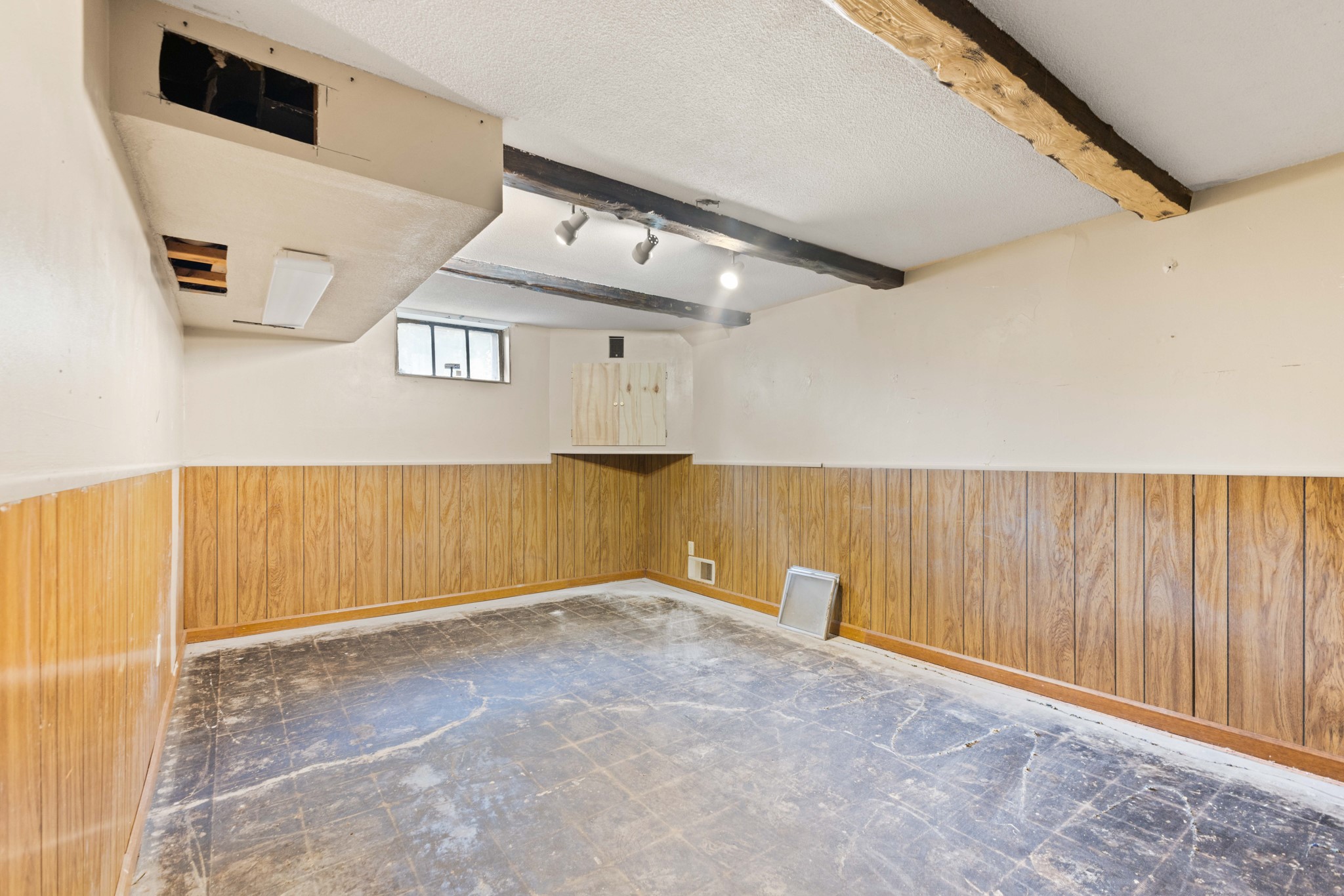 1608 Southlawn Drive Property Photo 27