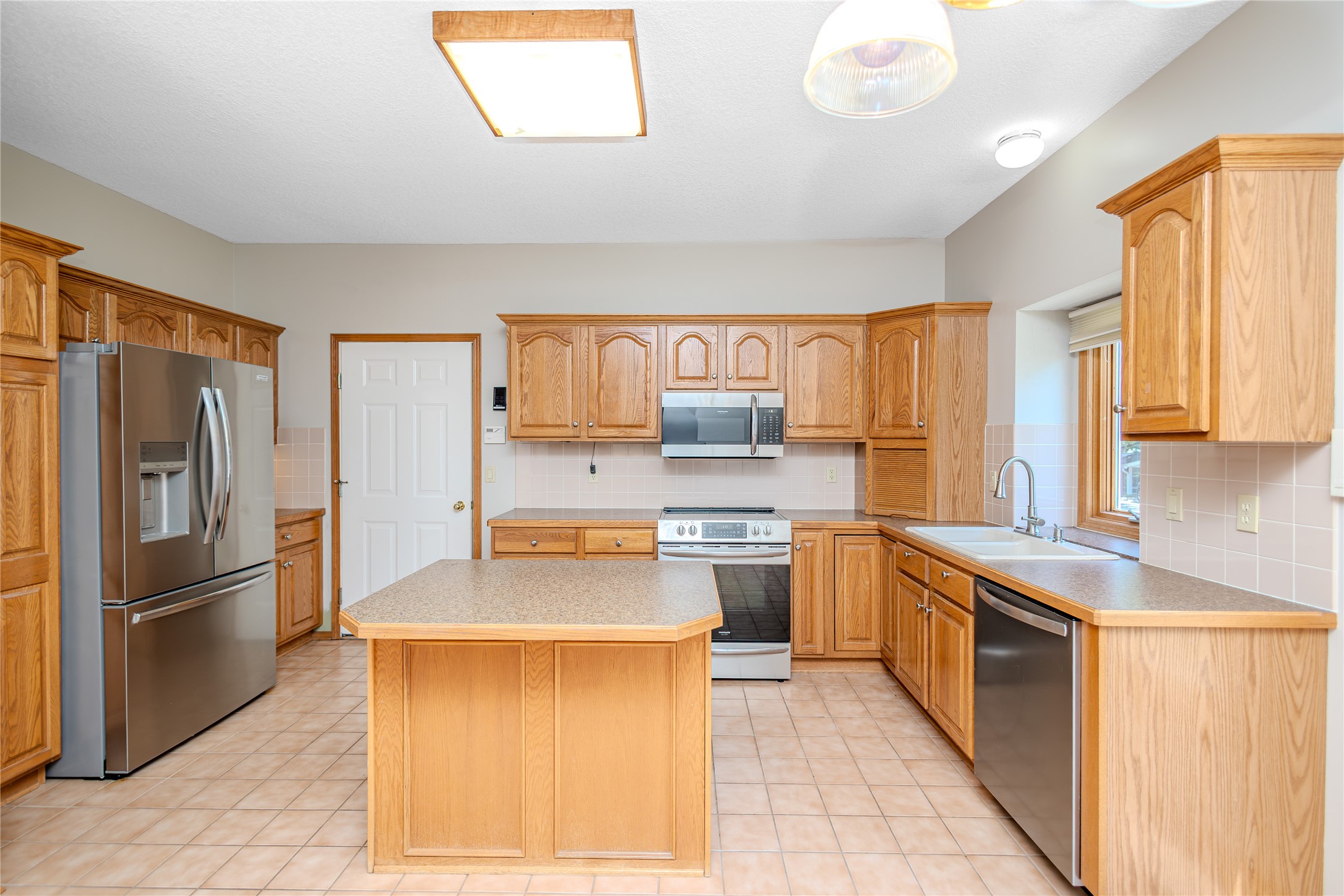 6084 Terrace Drive Property Photo 11
