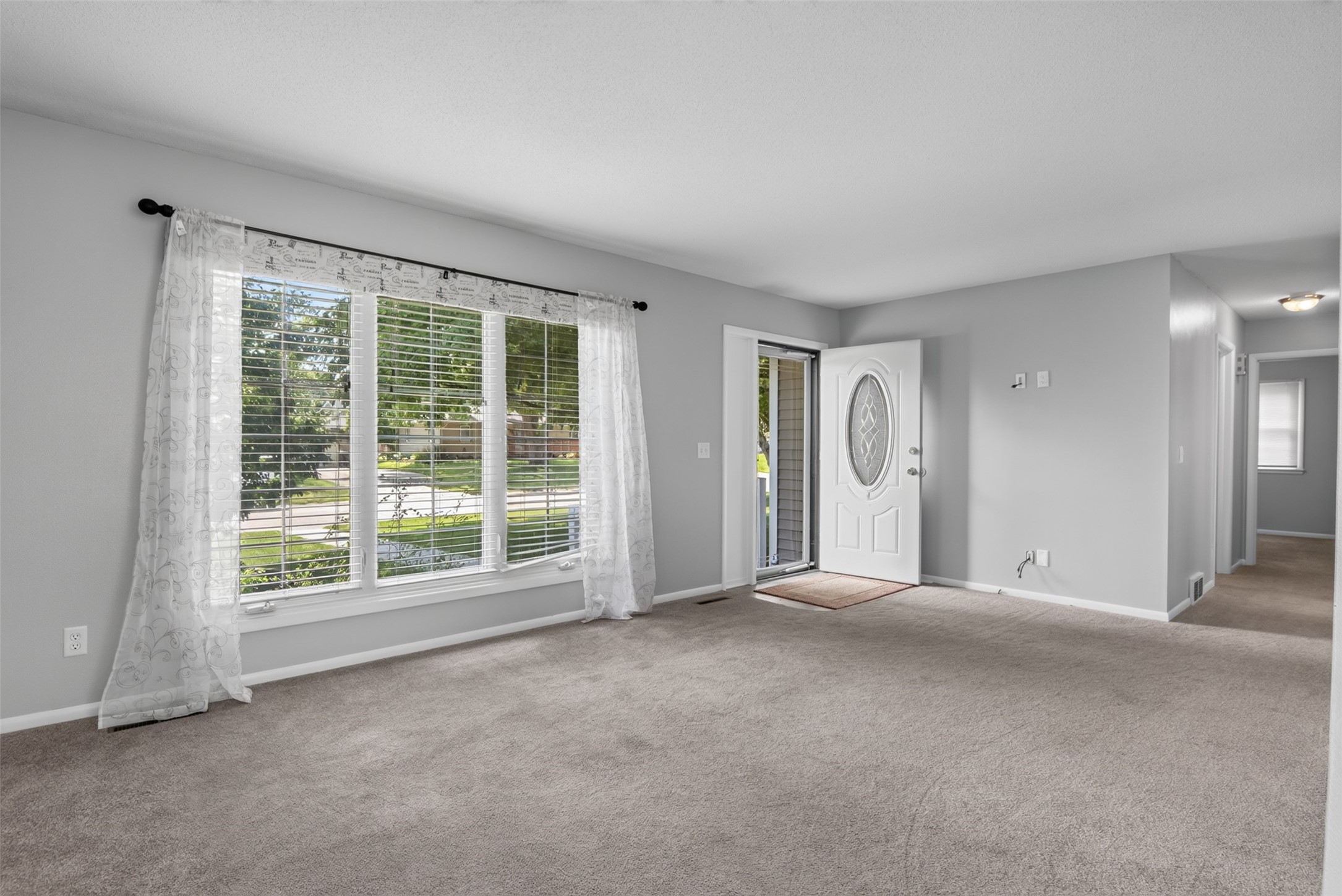 713 2nd Street Se Property Photo 3