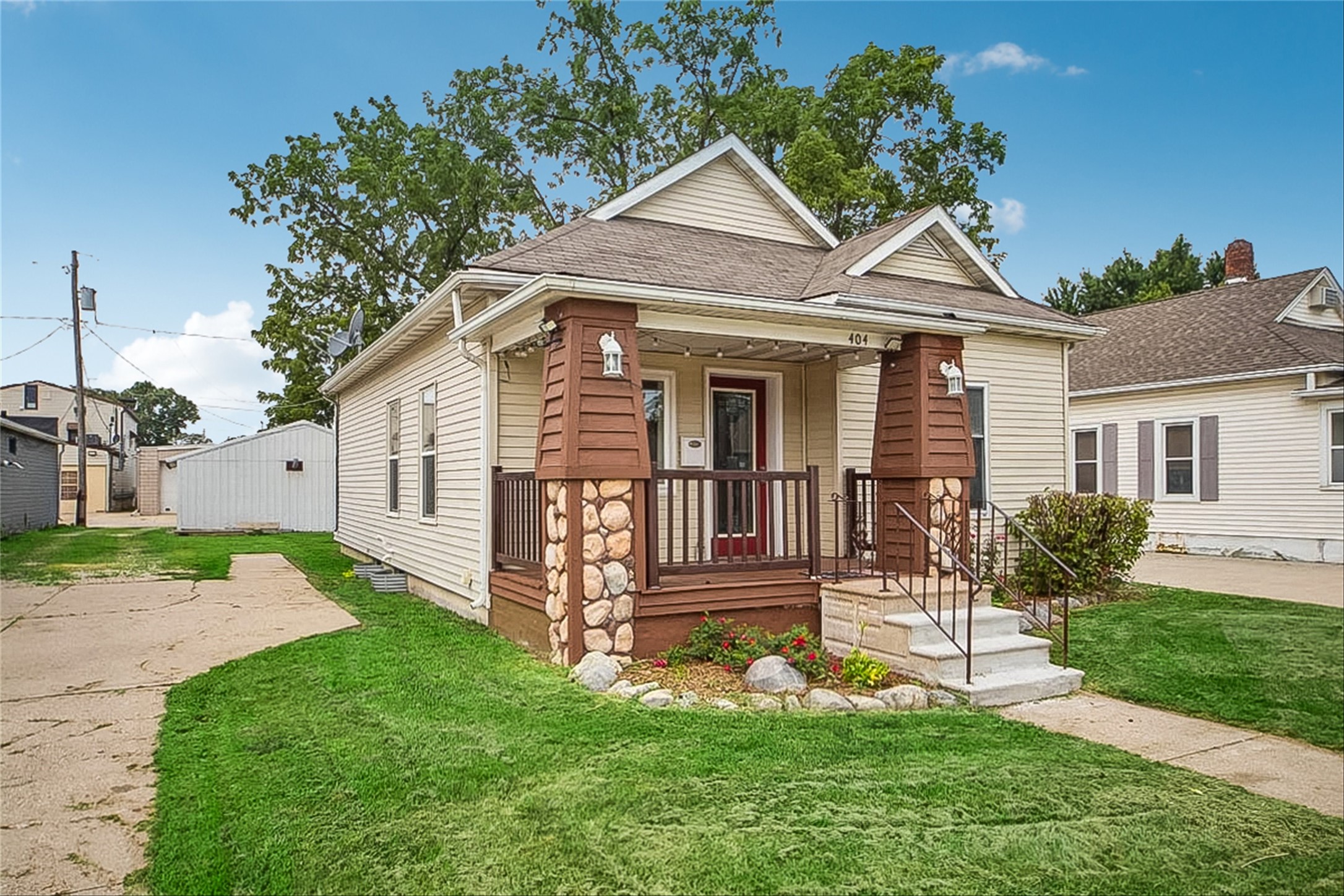 404 4th Street Property Photo 2
