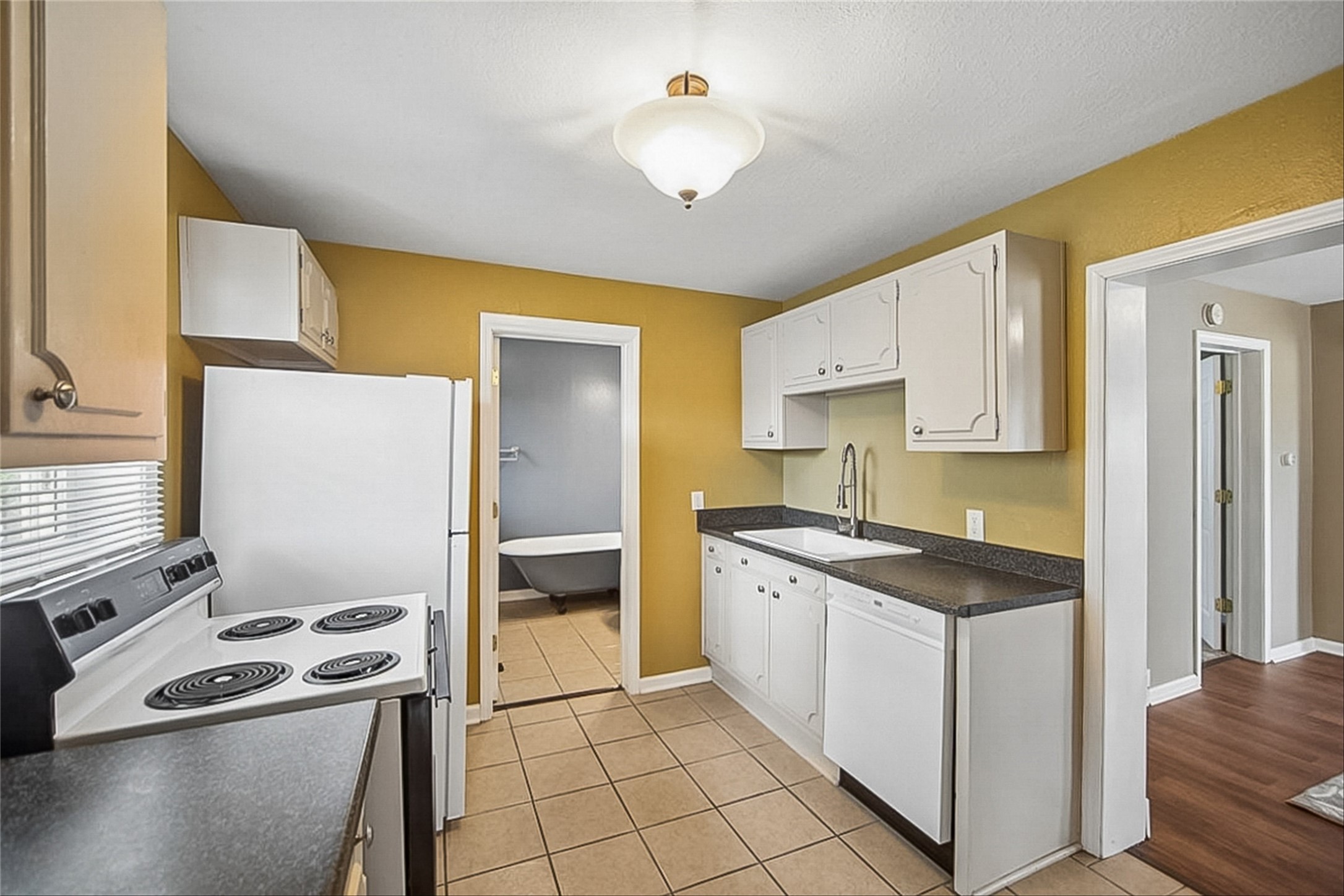 404 4th Street Property Photo 7