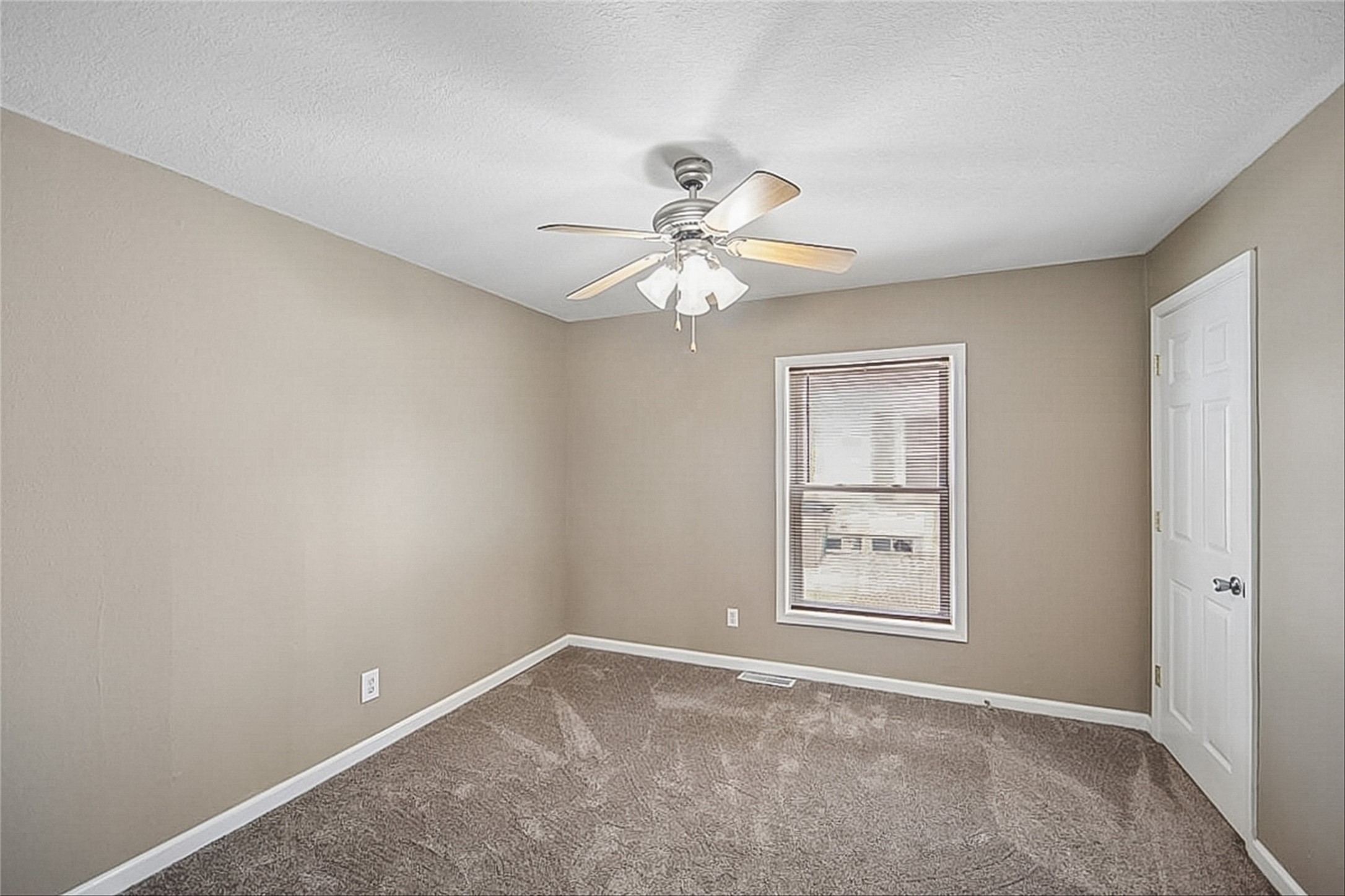 404 4th Street Property Photo 9