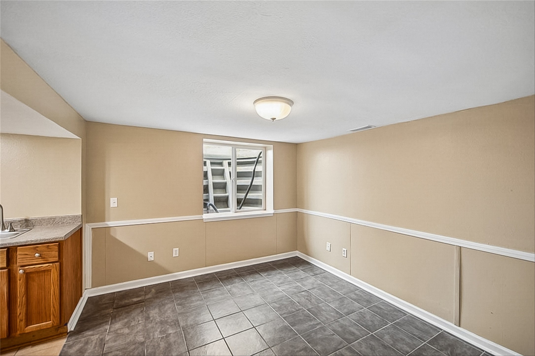 404 4th Street Property Photo 11