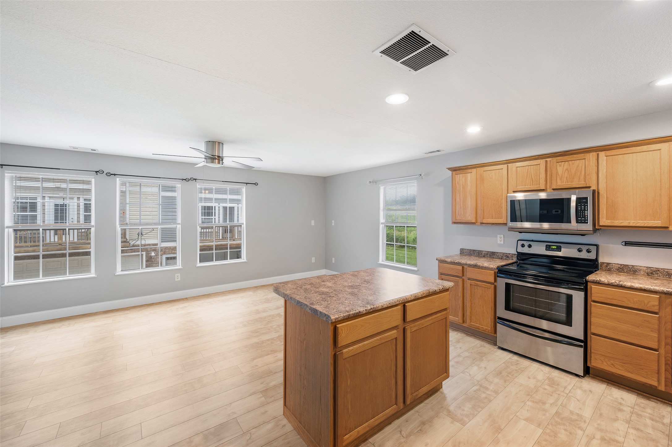 1106 Fieldstone Lane Property Photo 4