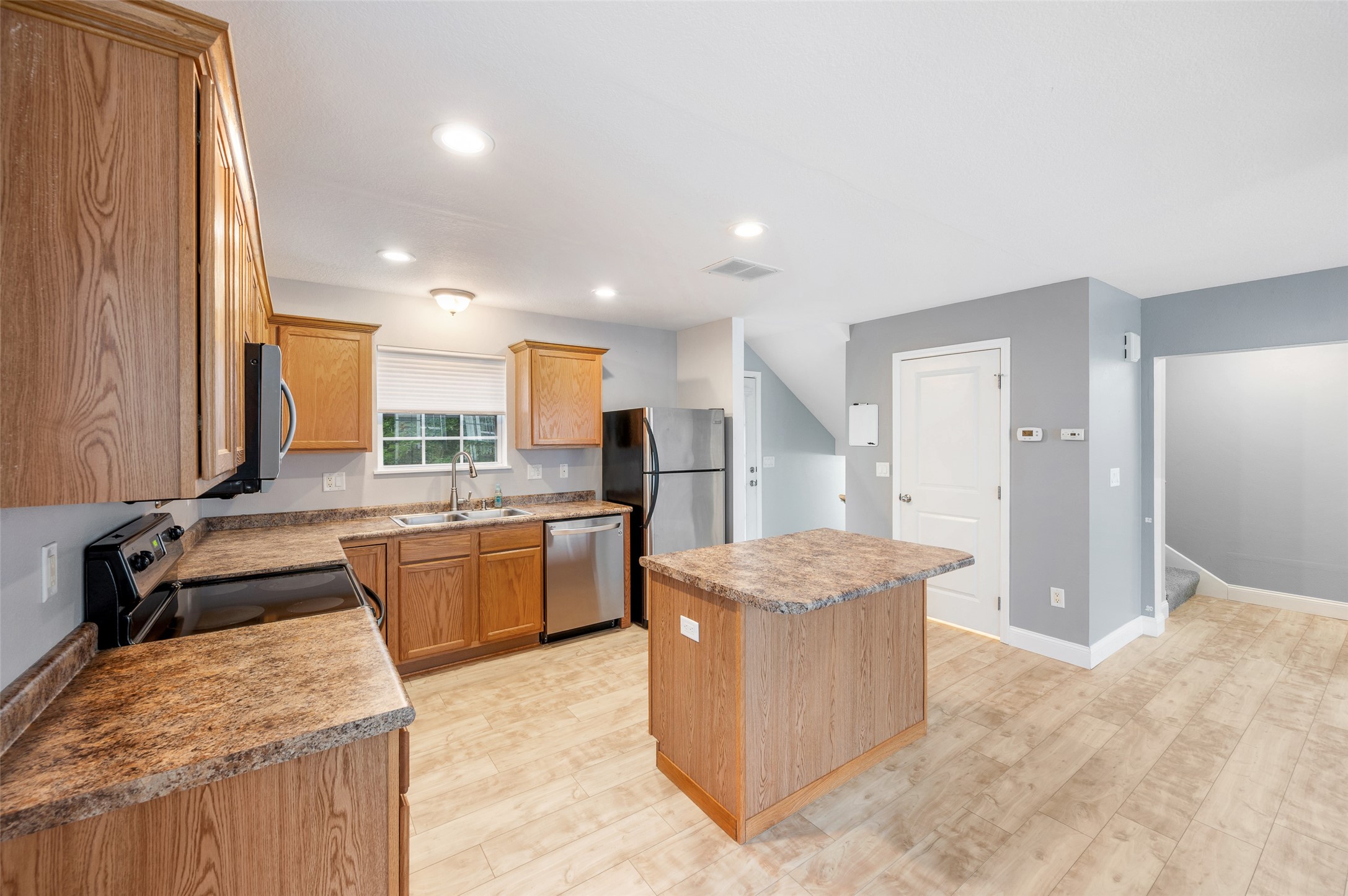 1106 Fieldstone Lane Property Photo 6