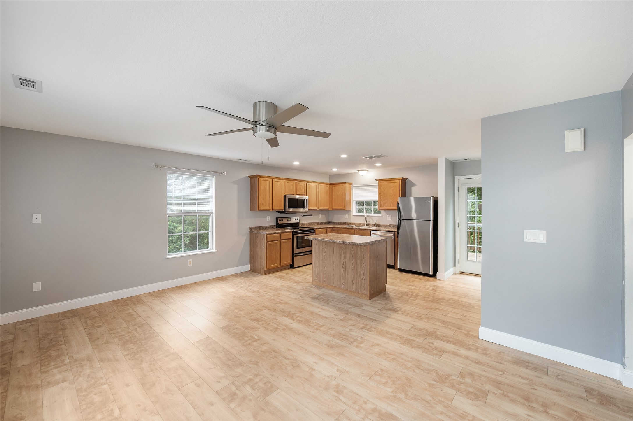 1106 Fieldstone Lane Property Photo 8