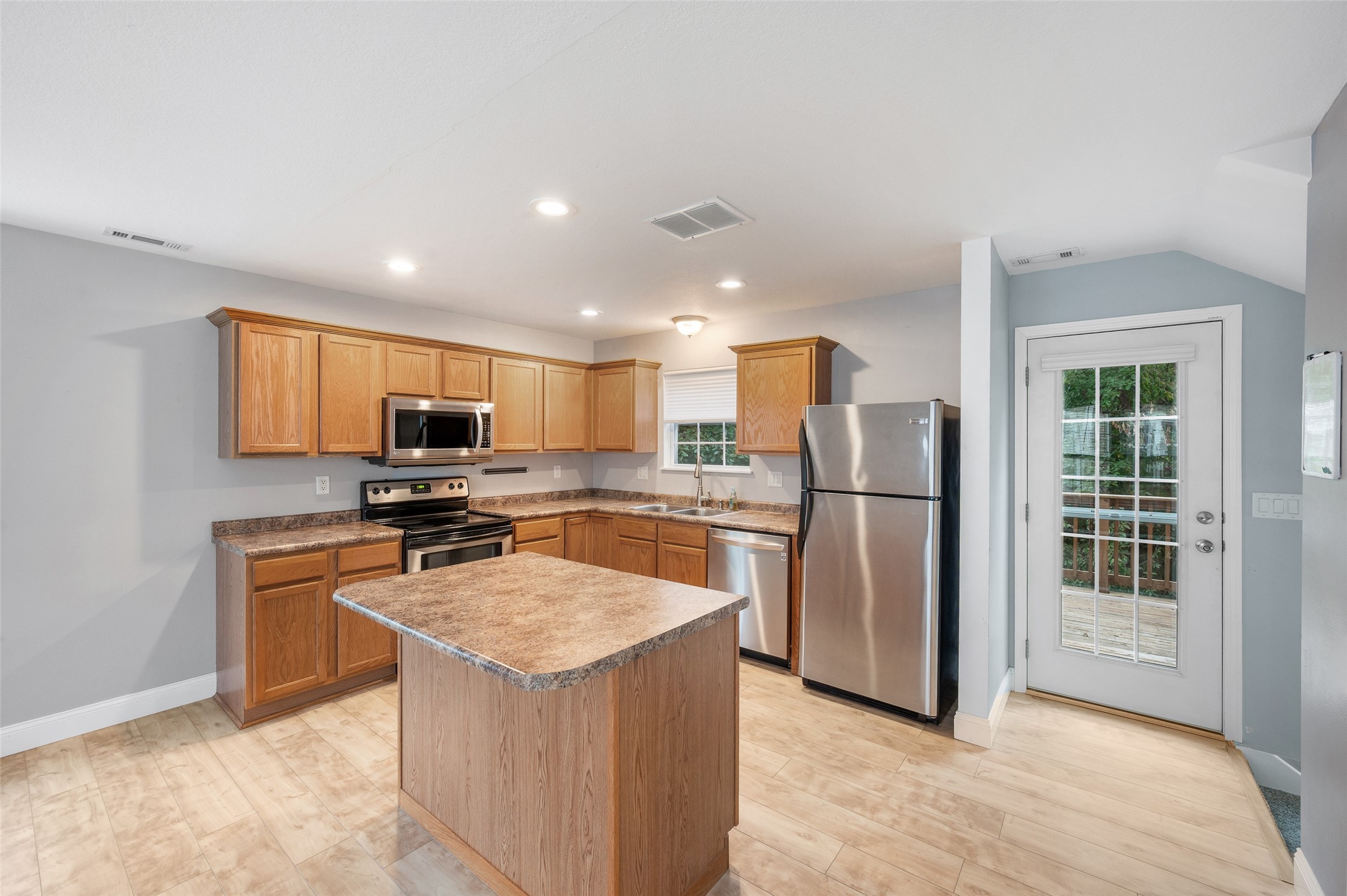 1106 Fieldstone Lane Property Photo 10