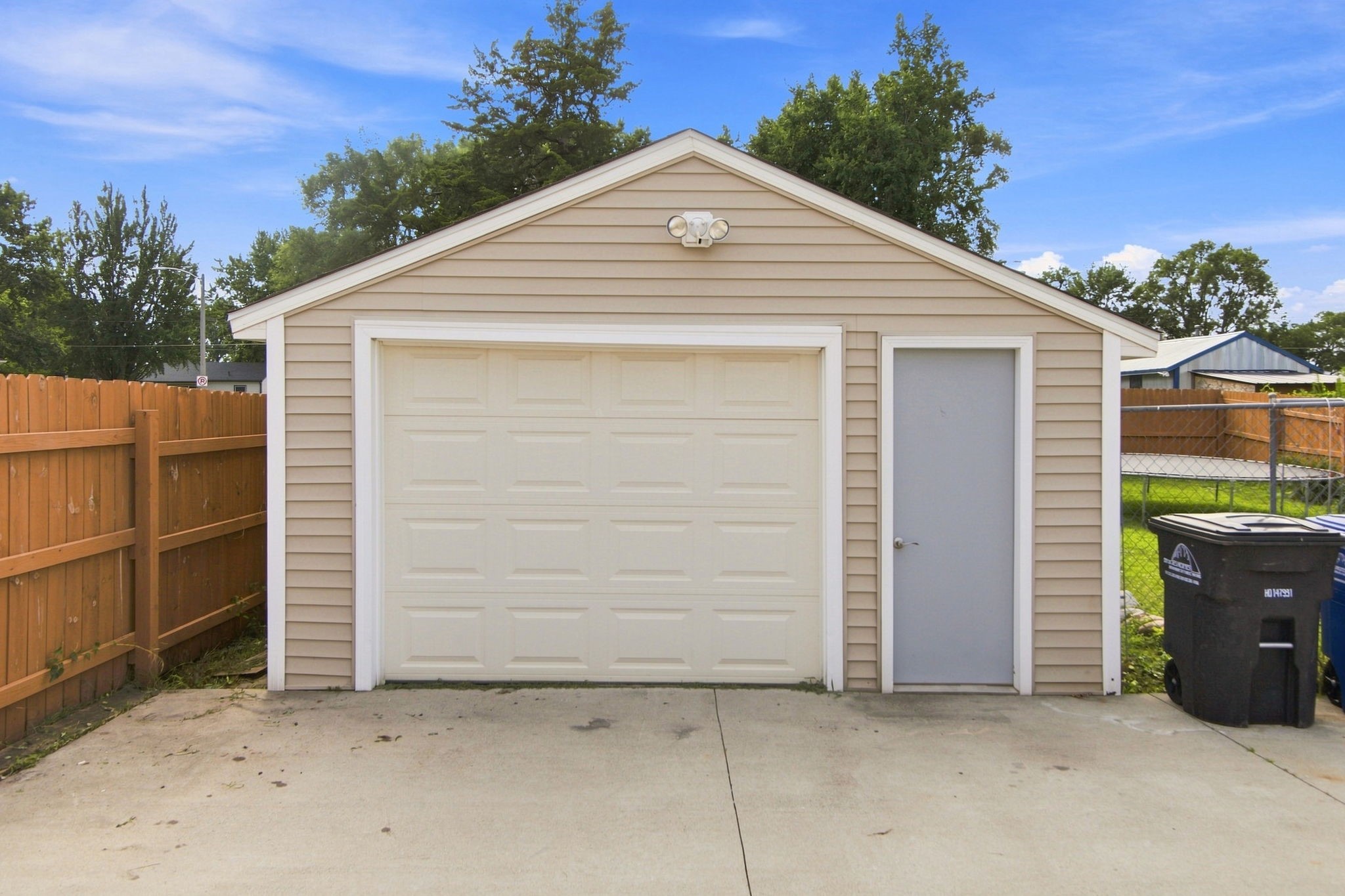 2208 Tichenor Street Property Photo 13