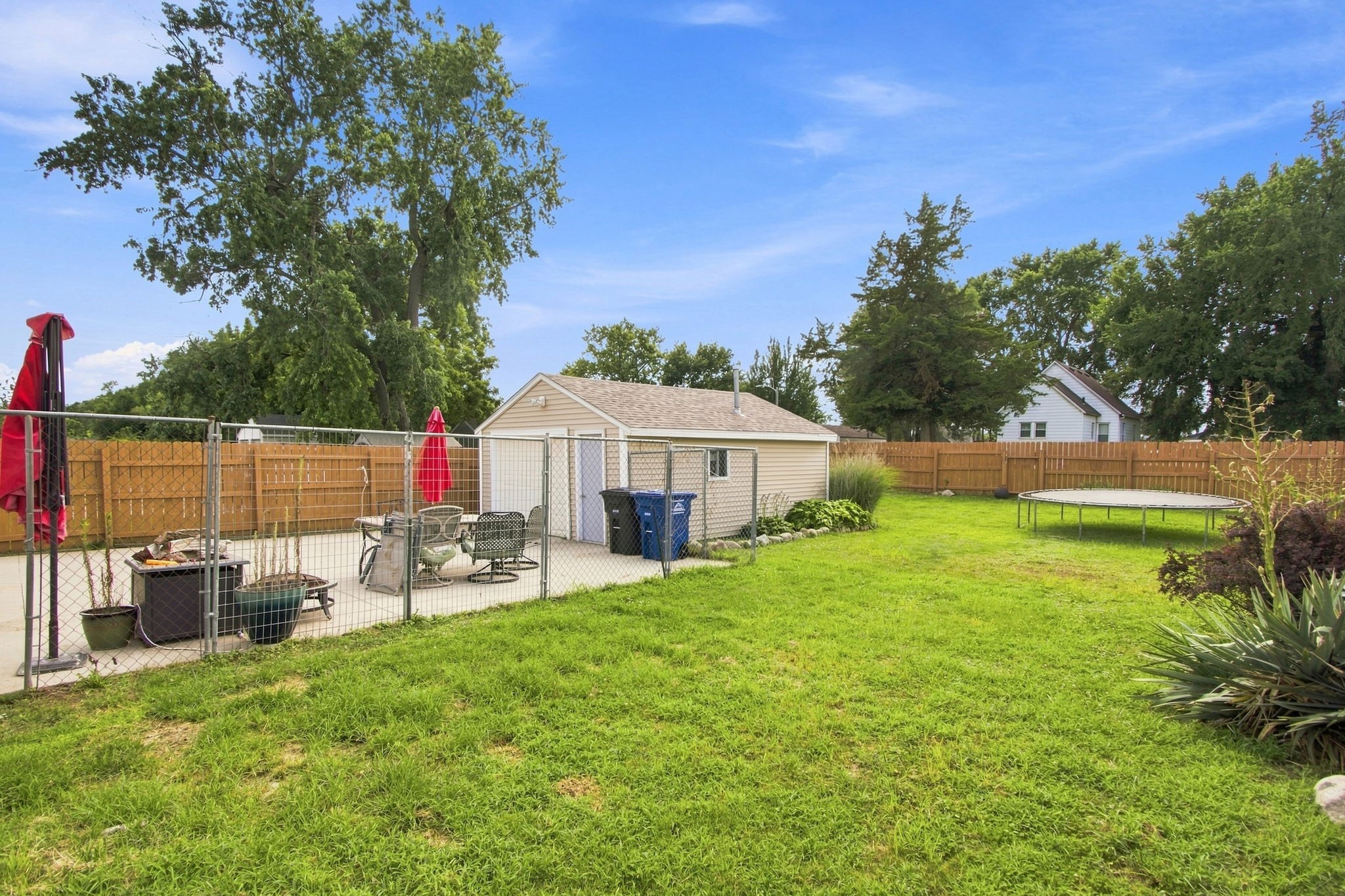 2208 Tichenor Street Property Photo 15