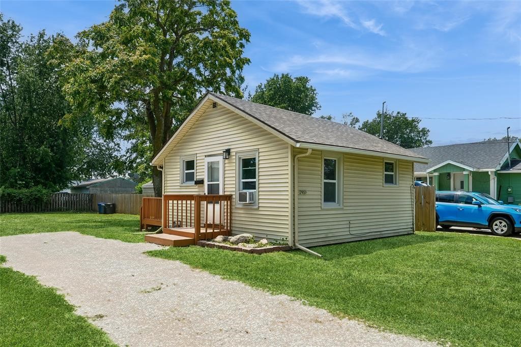 2951 Garfield Avenue Property Photo 1
