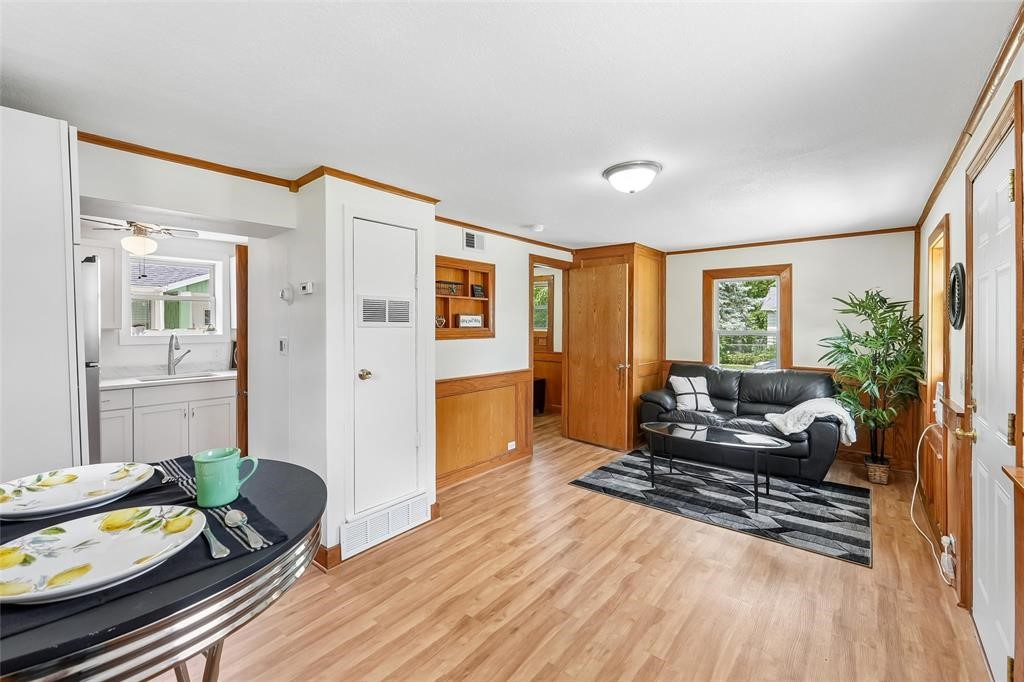 2951 Garfield Avenue Property Photo 2