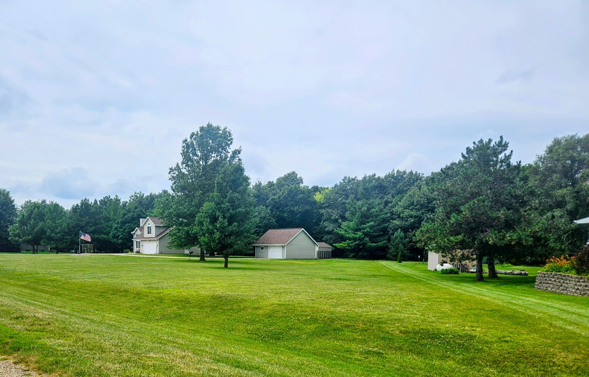 1269 Knap Place Property Photo 4