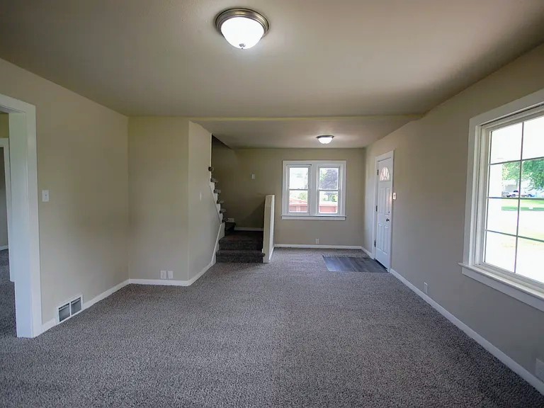 502 S 1st Street Property Photo 6