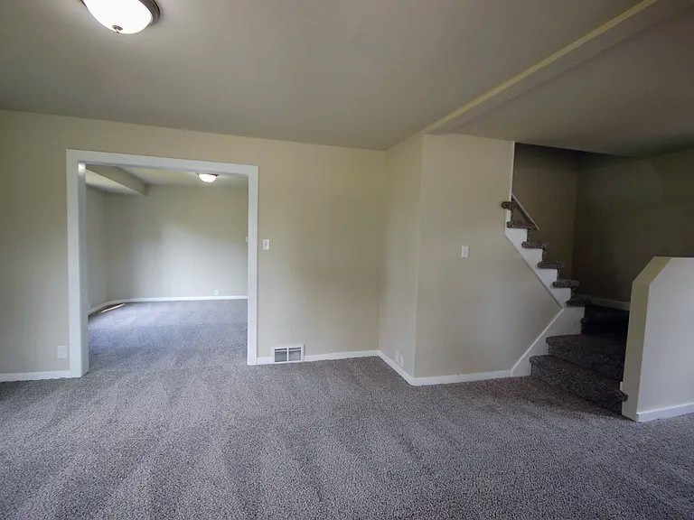 502 S 1st Street Property Photo 7