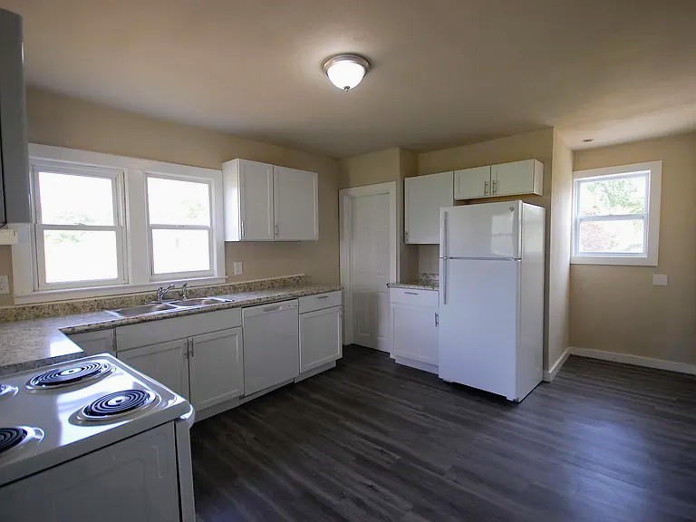 502 S 1st Street Property Photo 9