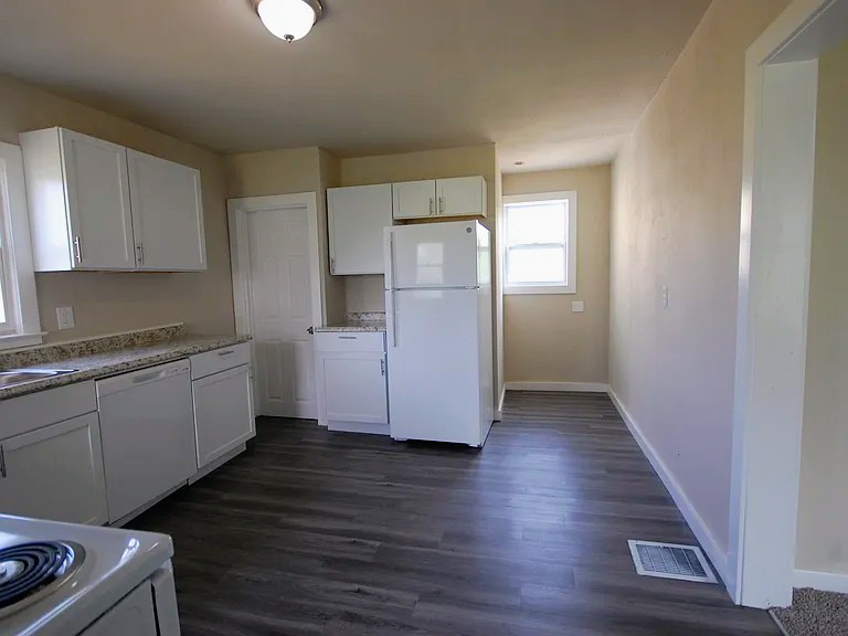 502 S 1st Street Property Photo 10