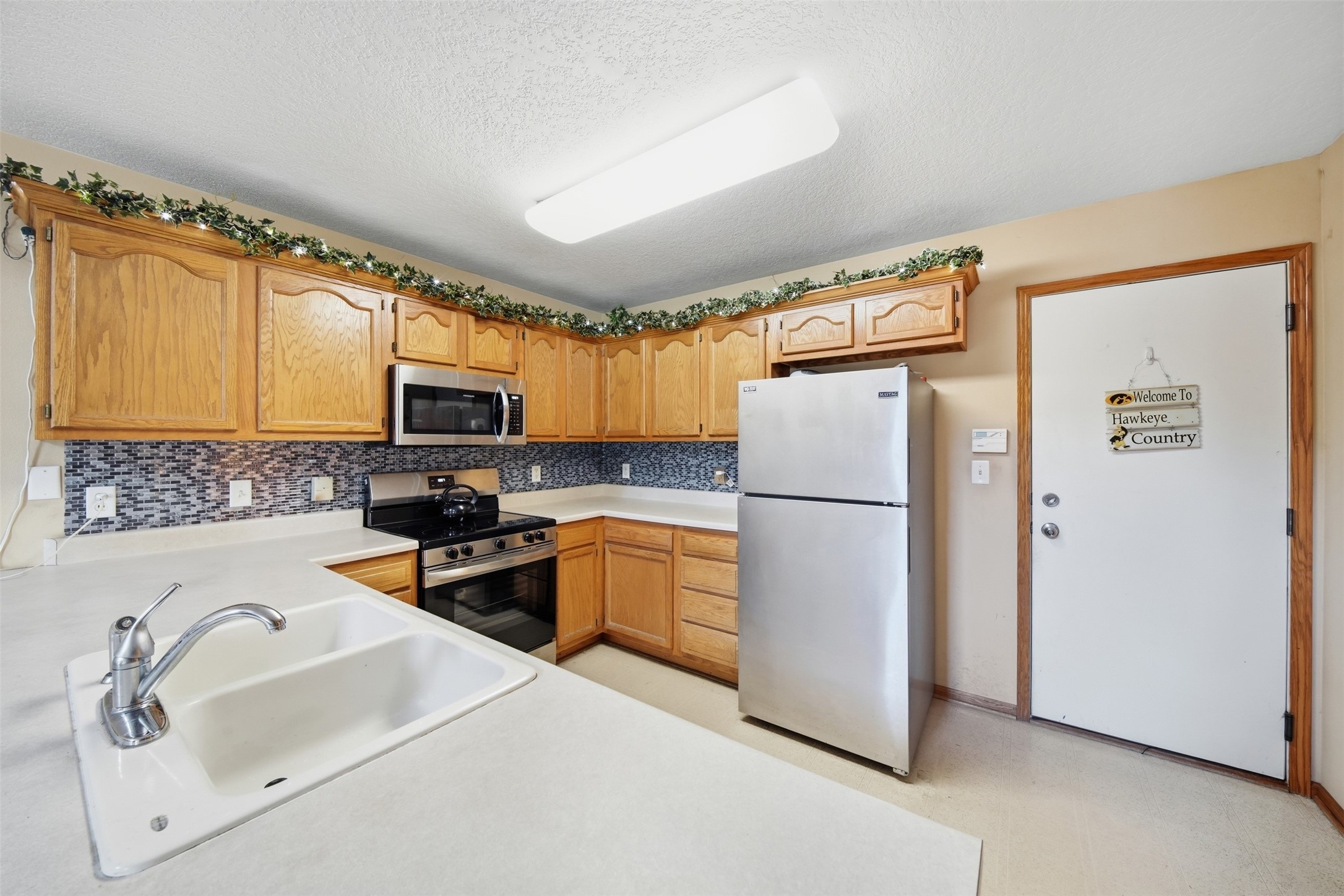 2713 Nw Heritage Avenue Property Photo 6