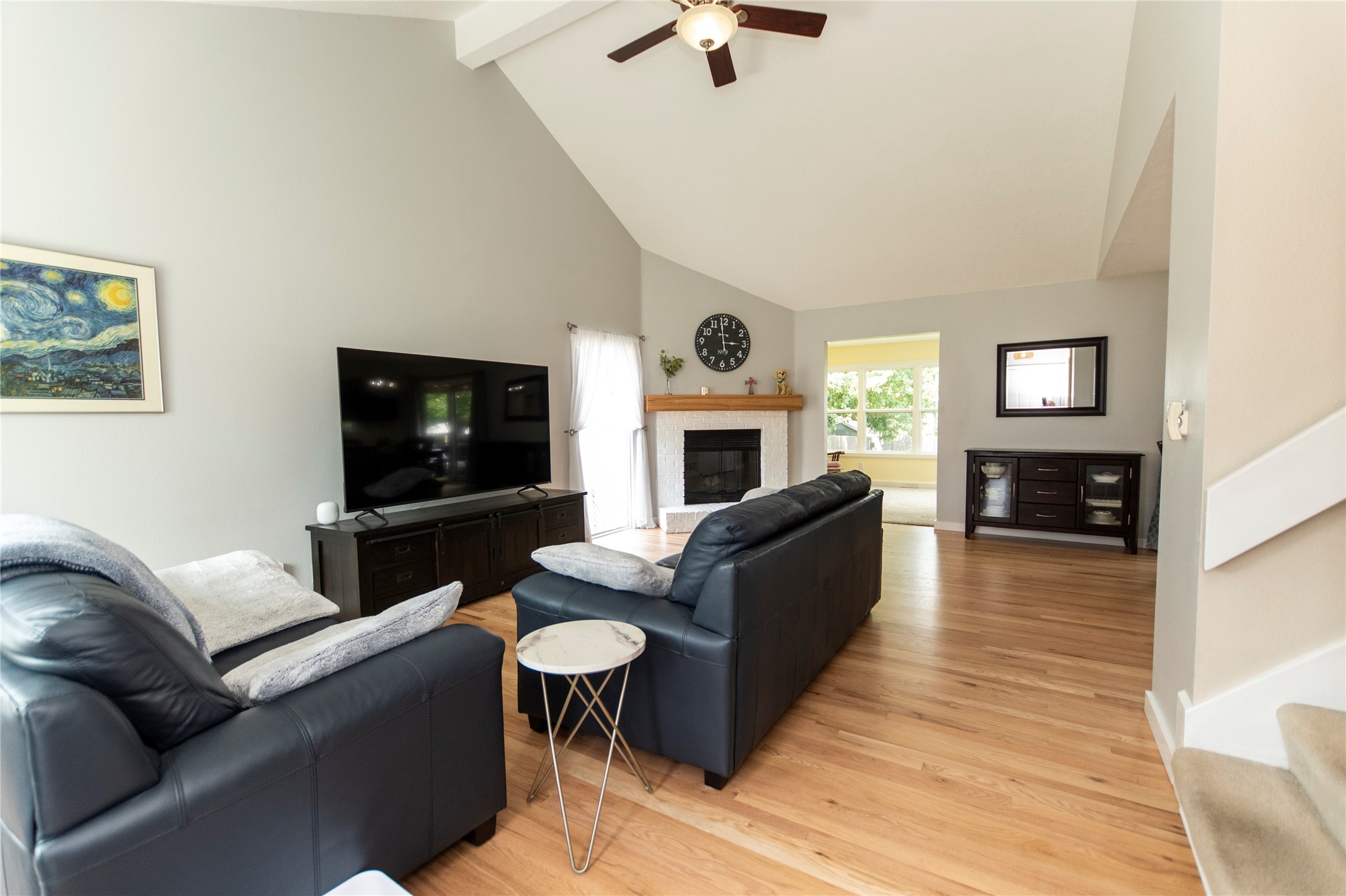 137 28th Court Property Photo 3