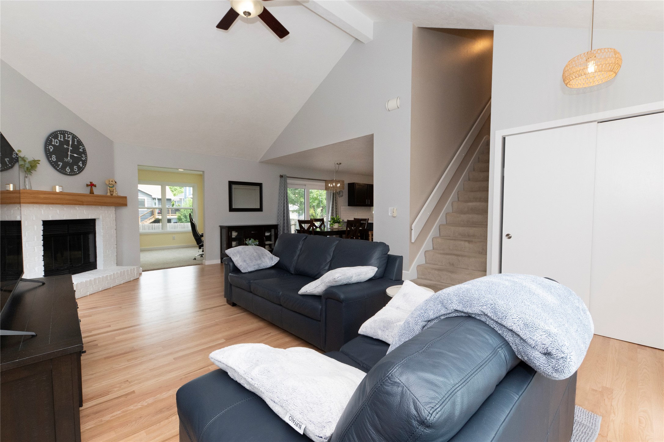 137 28th Court Property Photo 4