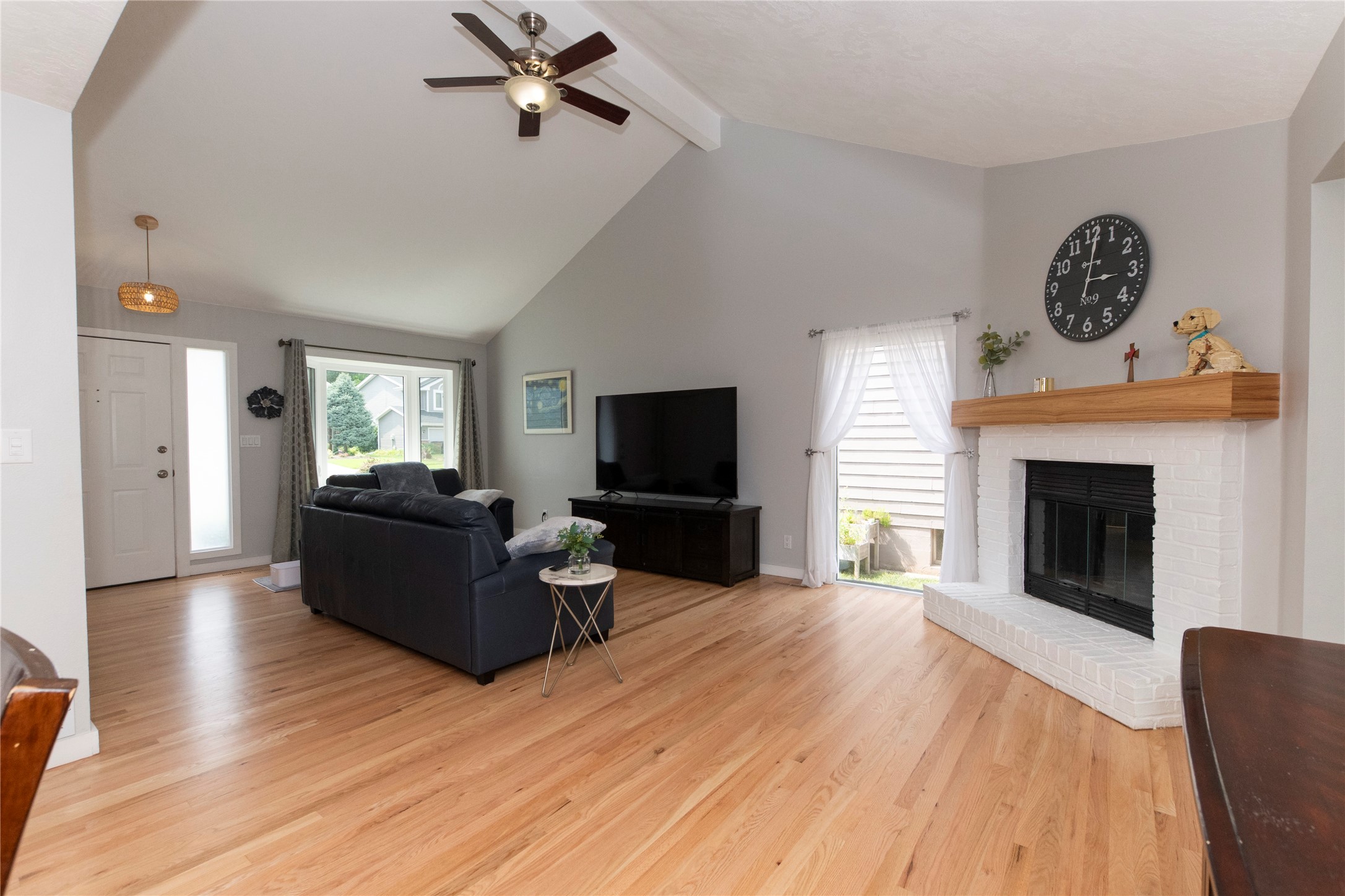 137 28th Court Property Photo 5