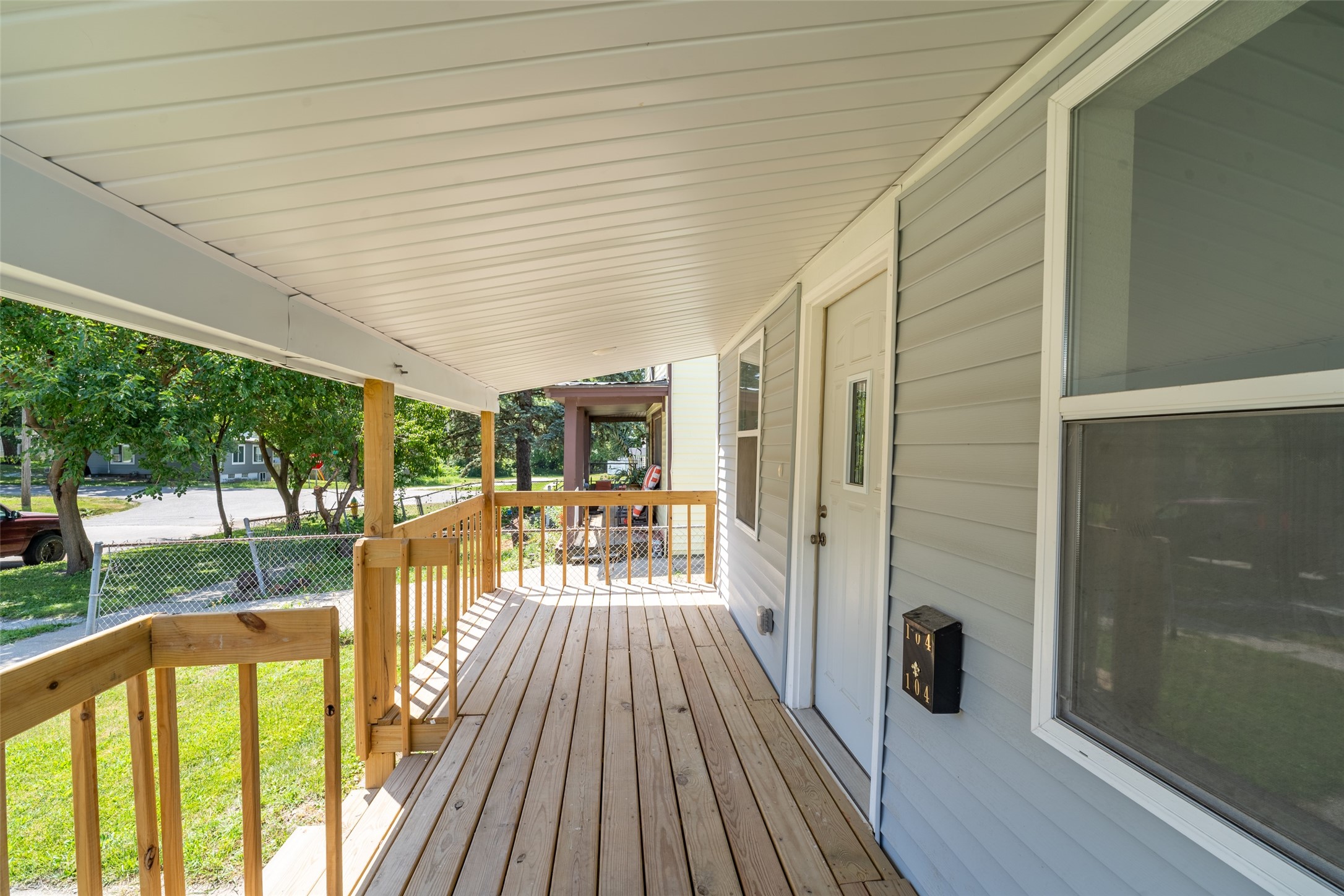 104 E 15th Street Property Photo 4