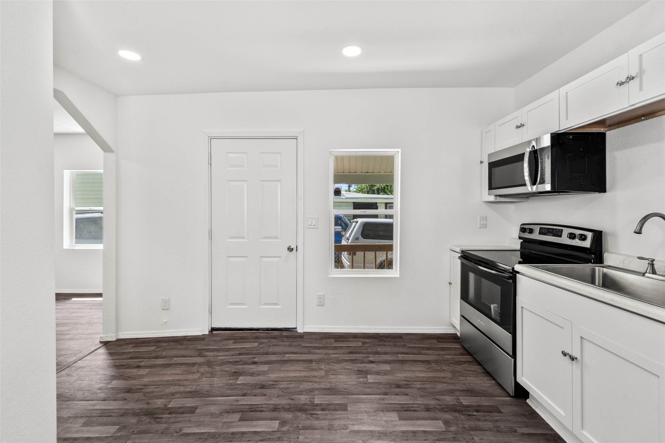 104 E 15th Street Property Photo 10