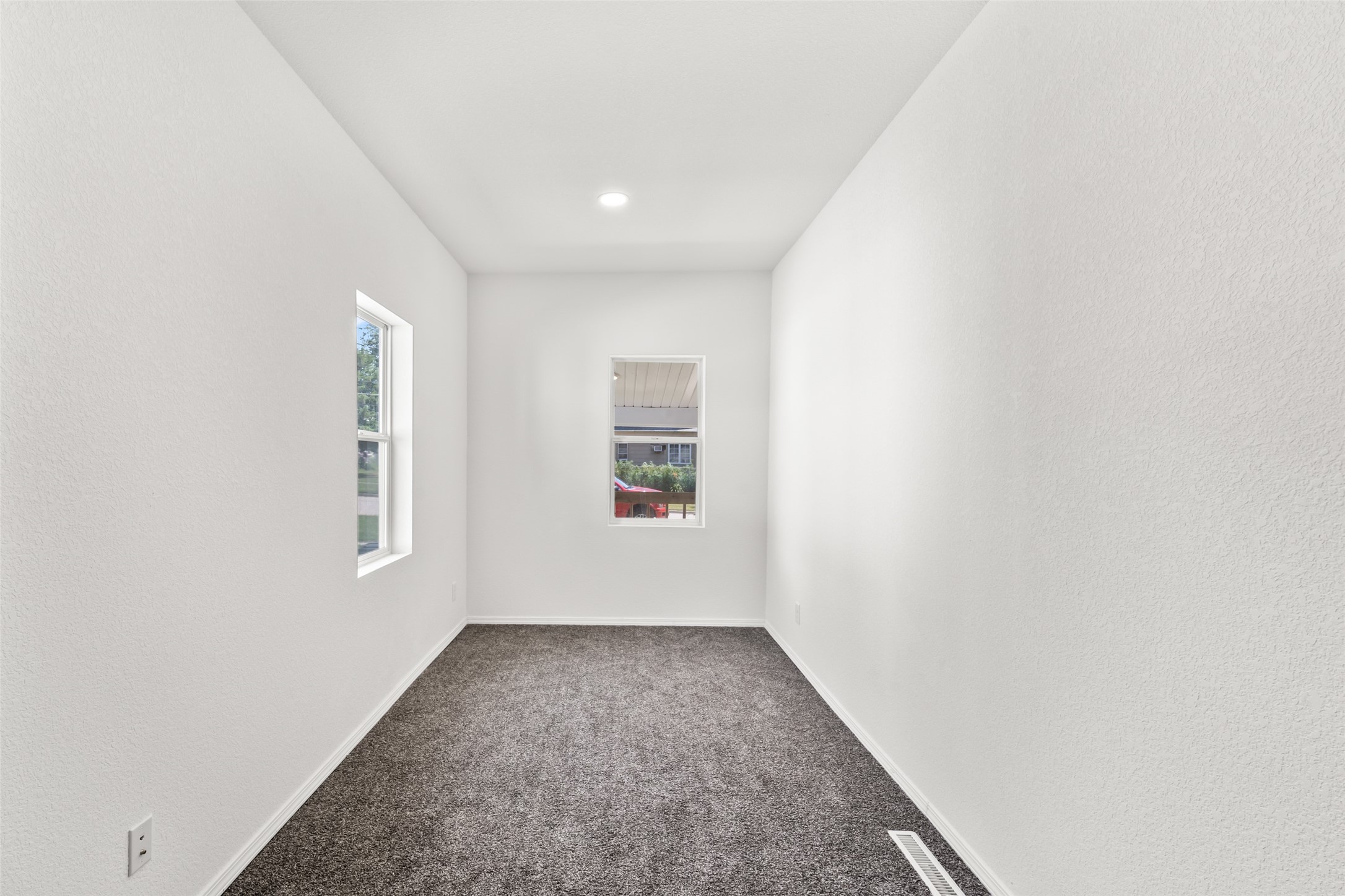 104 E 15th Street Property Photo 13