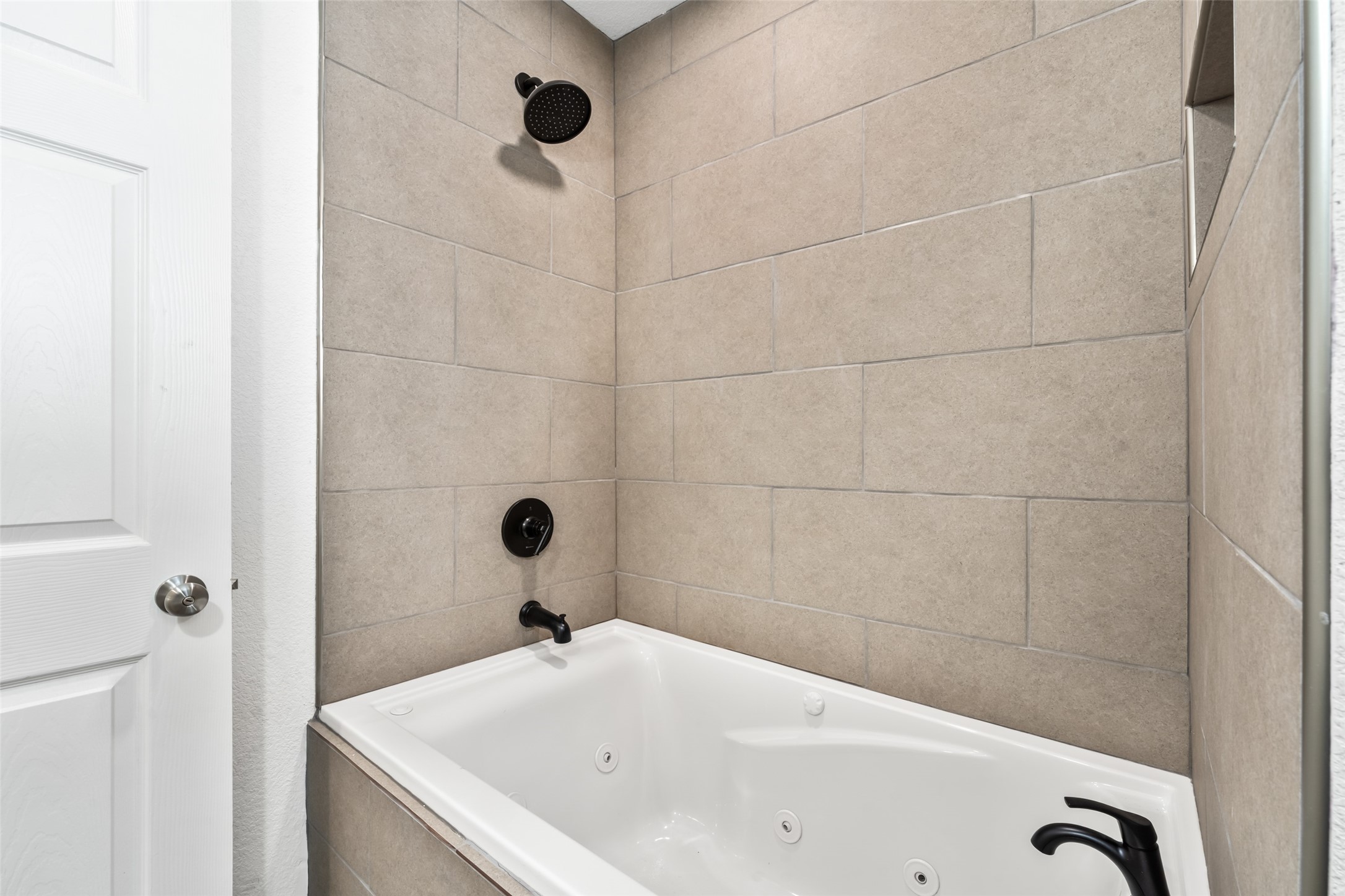 104 E 15th Street Property Photo 19