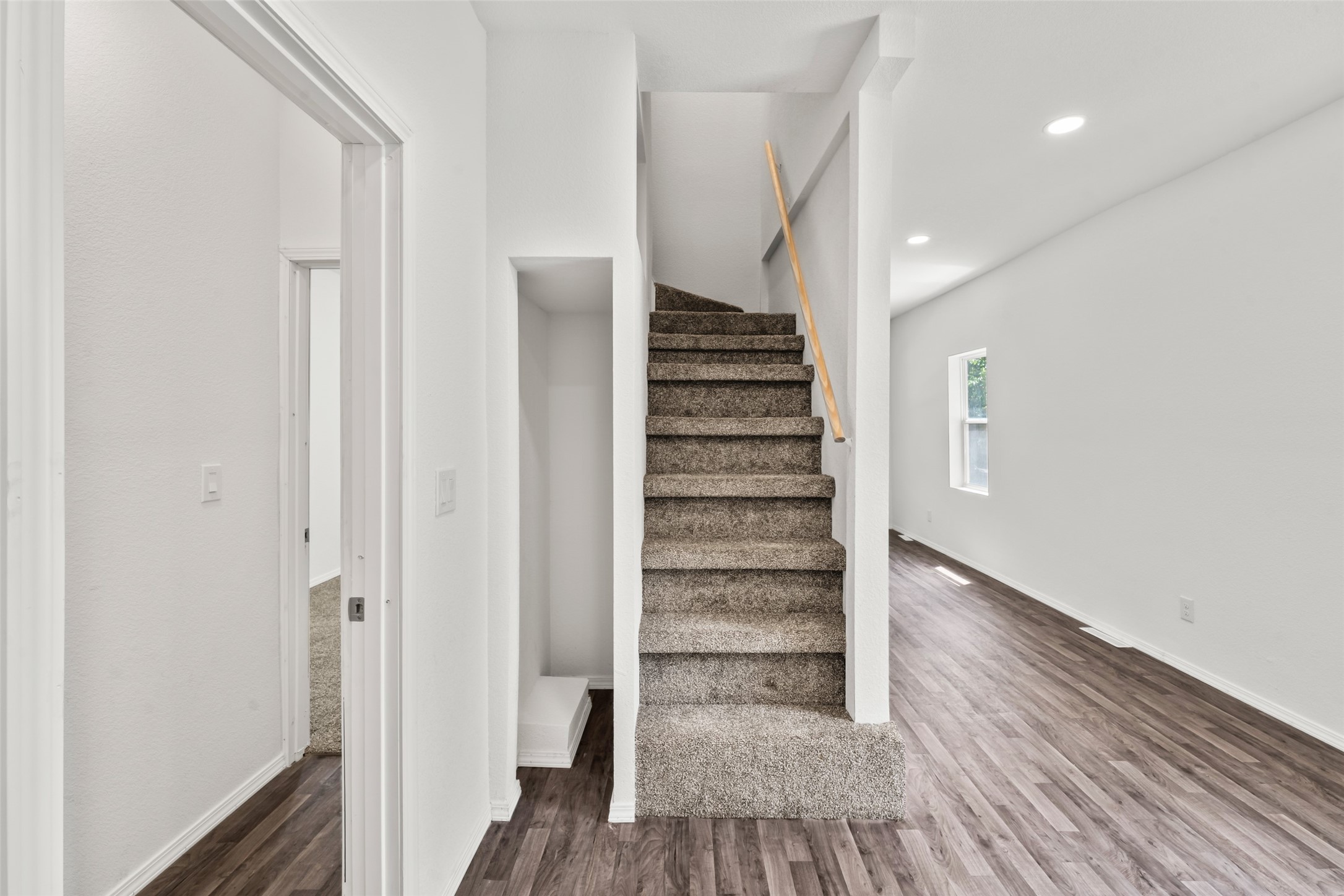 104 E 15th Street Property Photo 22