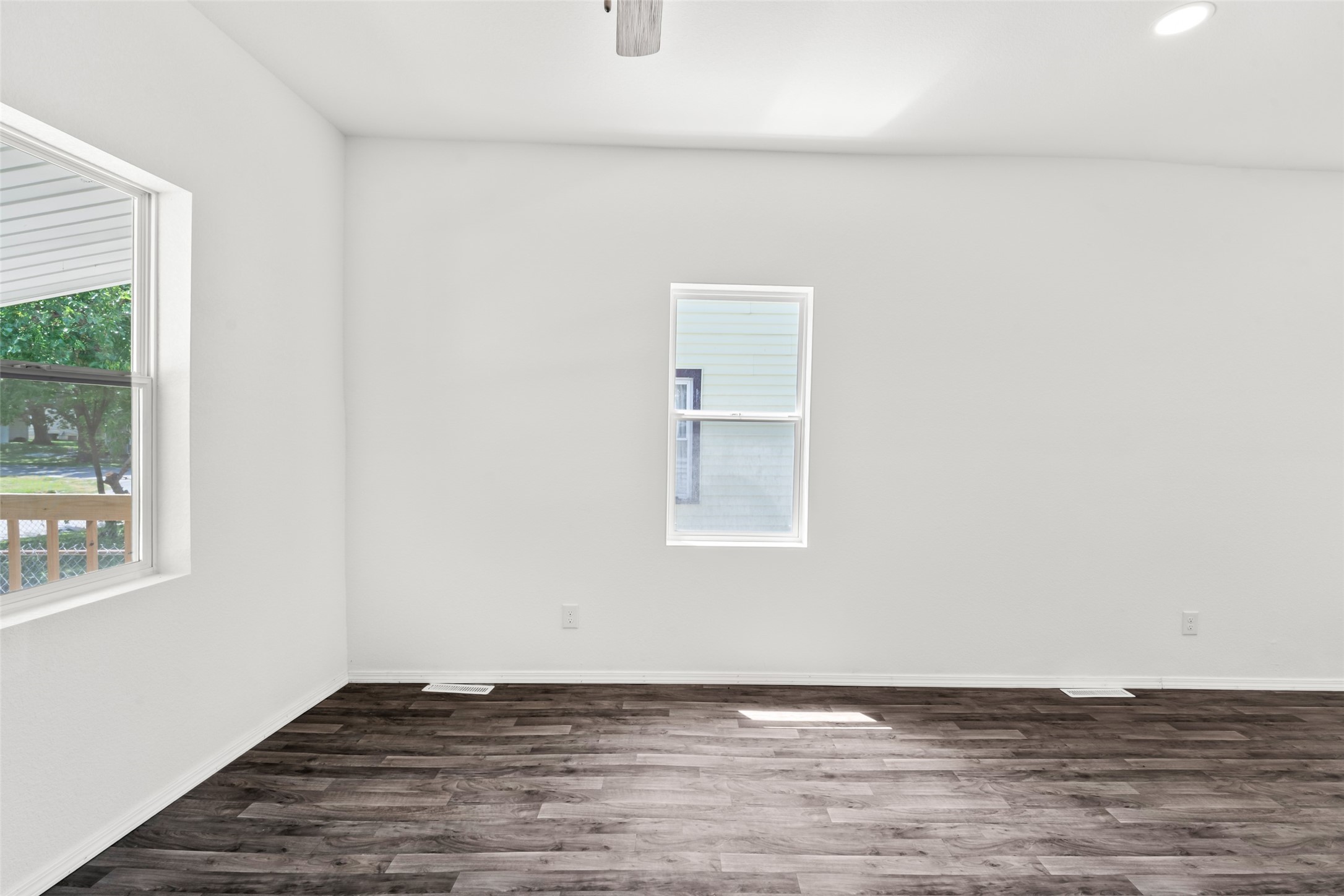 104 E 15th Street Property Photo 28
