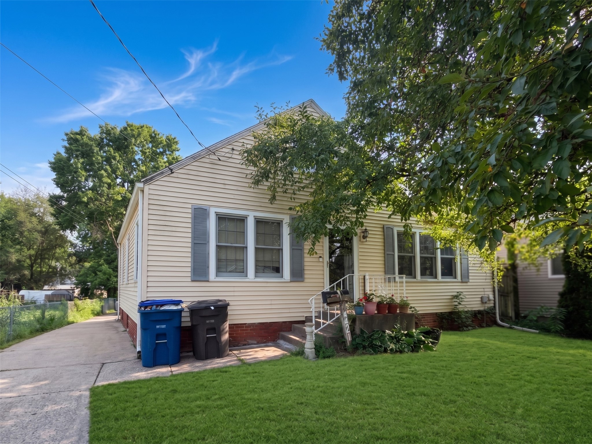 1421 Arthur Avenue Property Photo 1