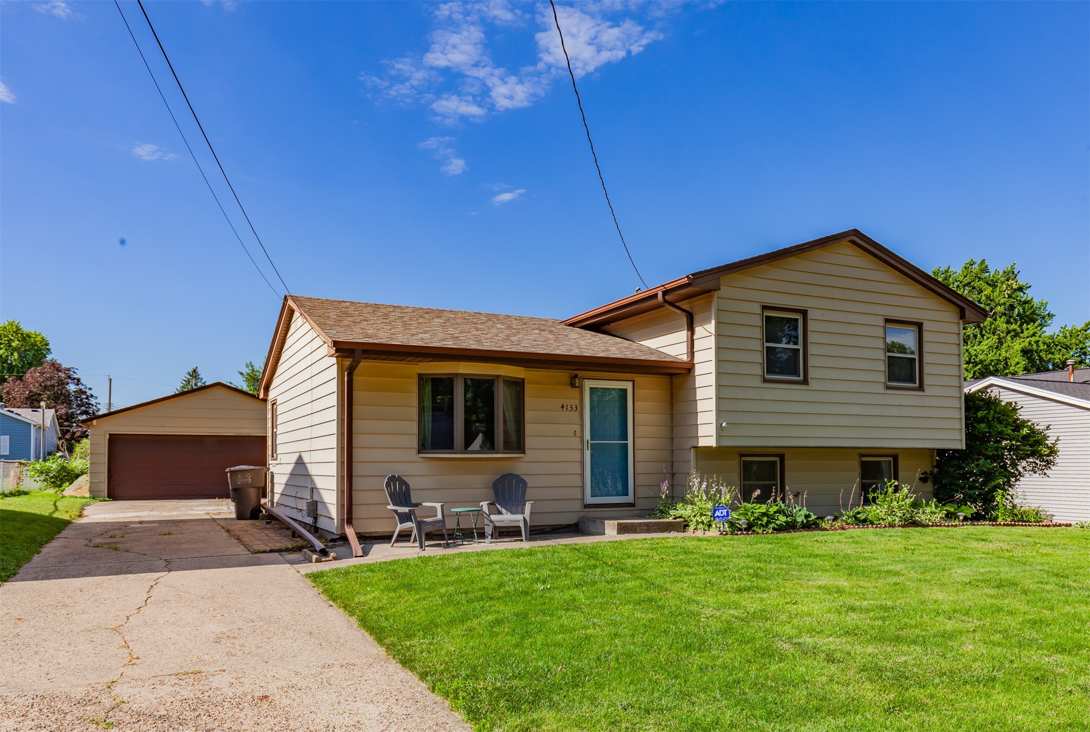 4133 E Madison Avenue Property Photo 2