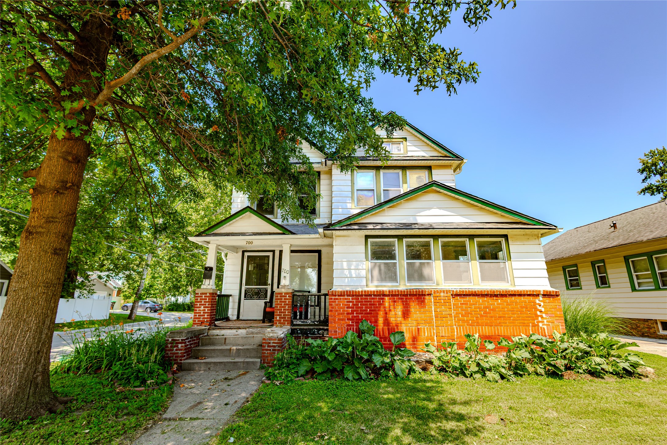700 Arthur Avenue Property Photo 1