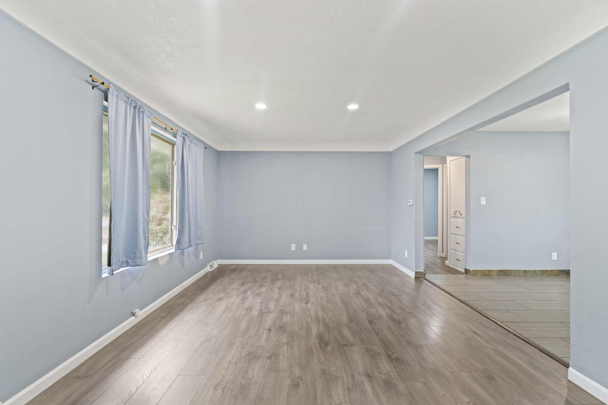 616 Creston Avenue Property Photo 4