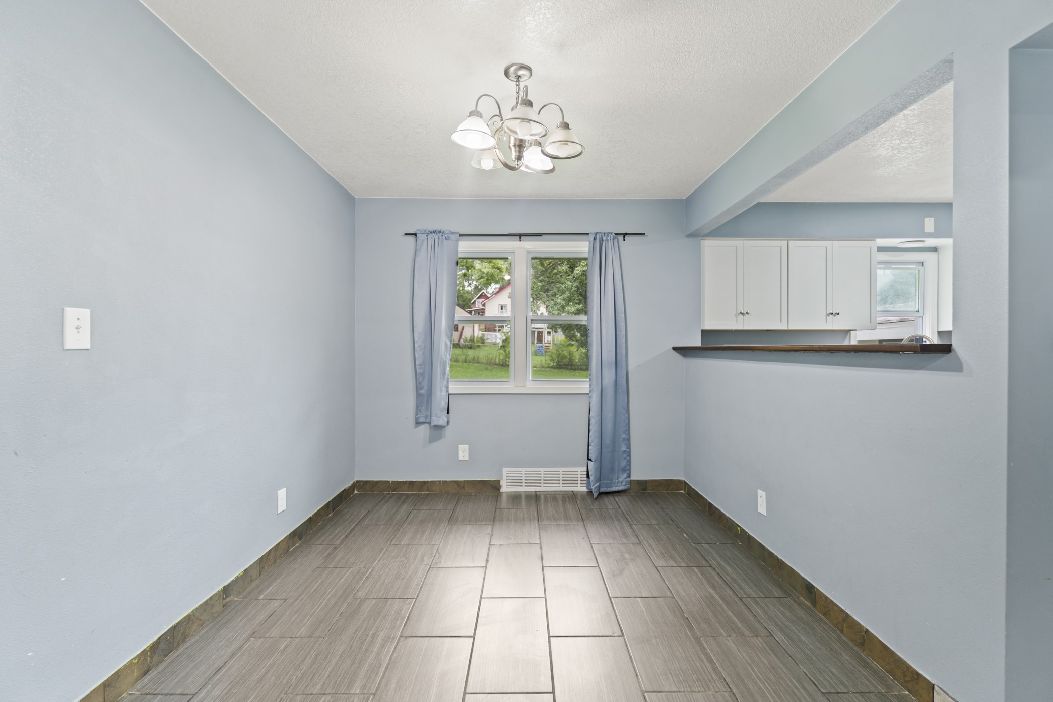 616 Creston Avenue Property Photo 7