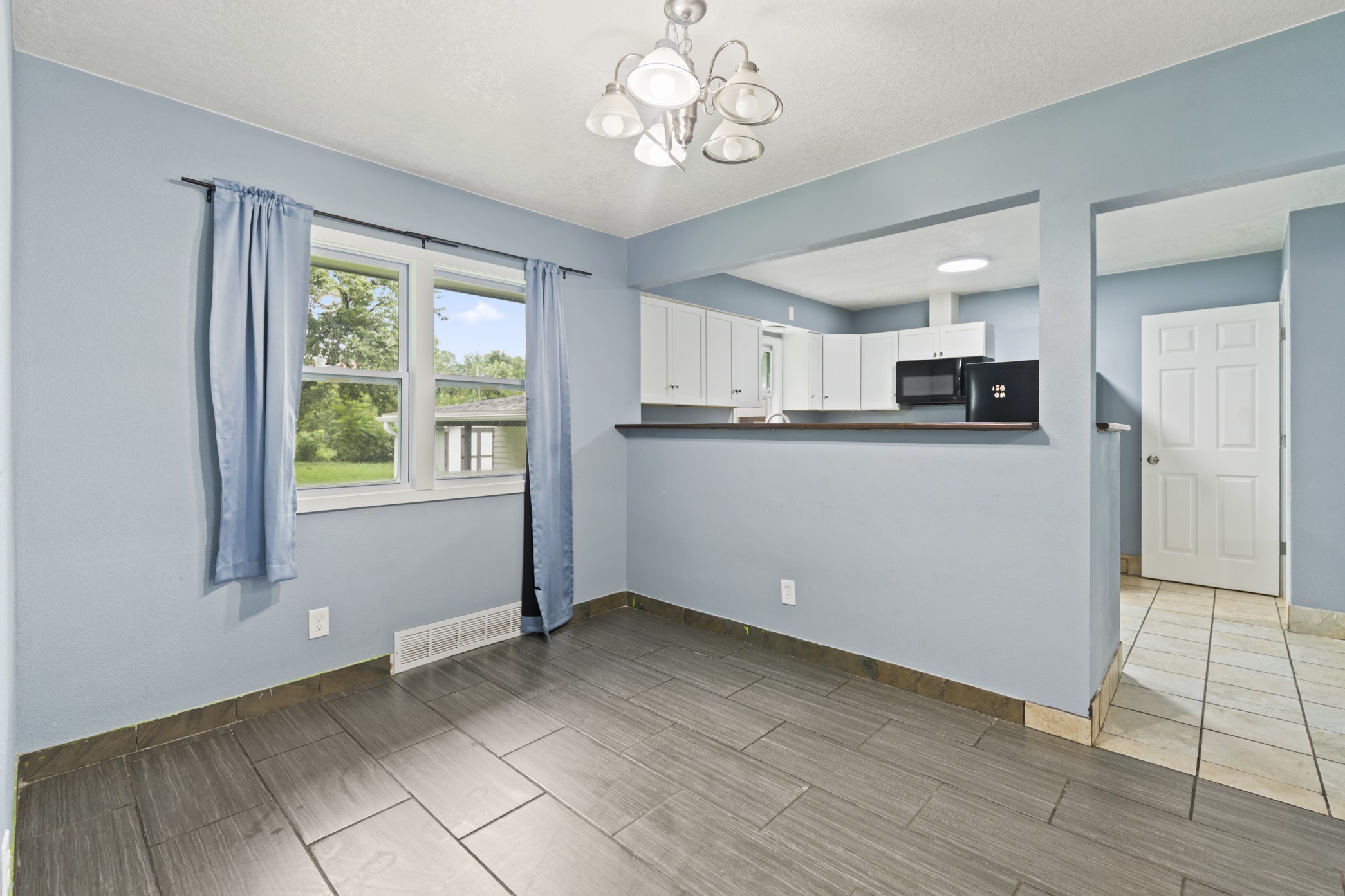 616 Creston Avenue Property Photo 8