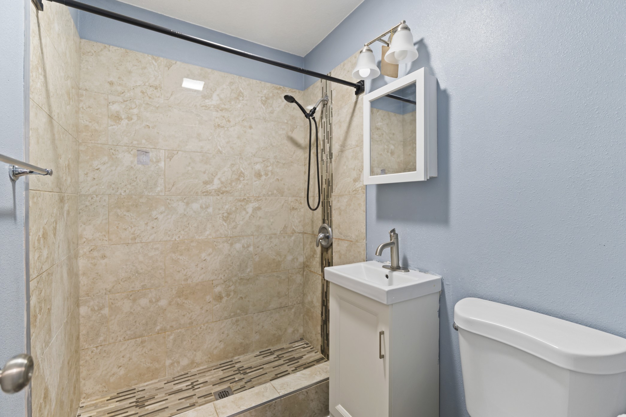 616 Creston Avenue Property Photo 14
