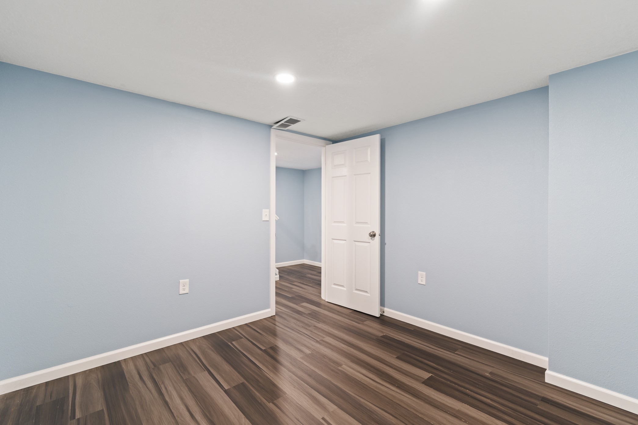616 Creston Avenue Property Photo 22